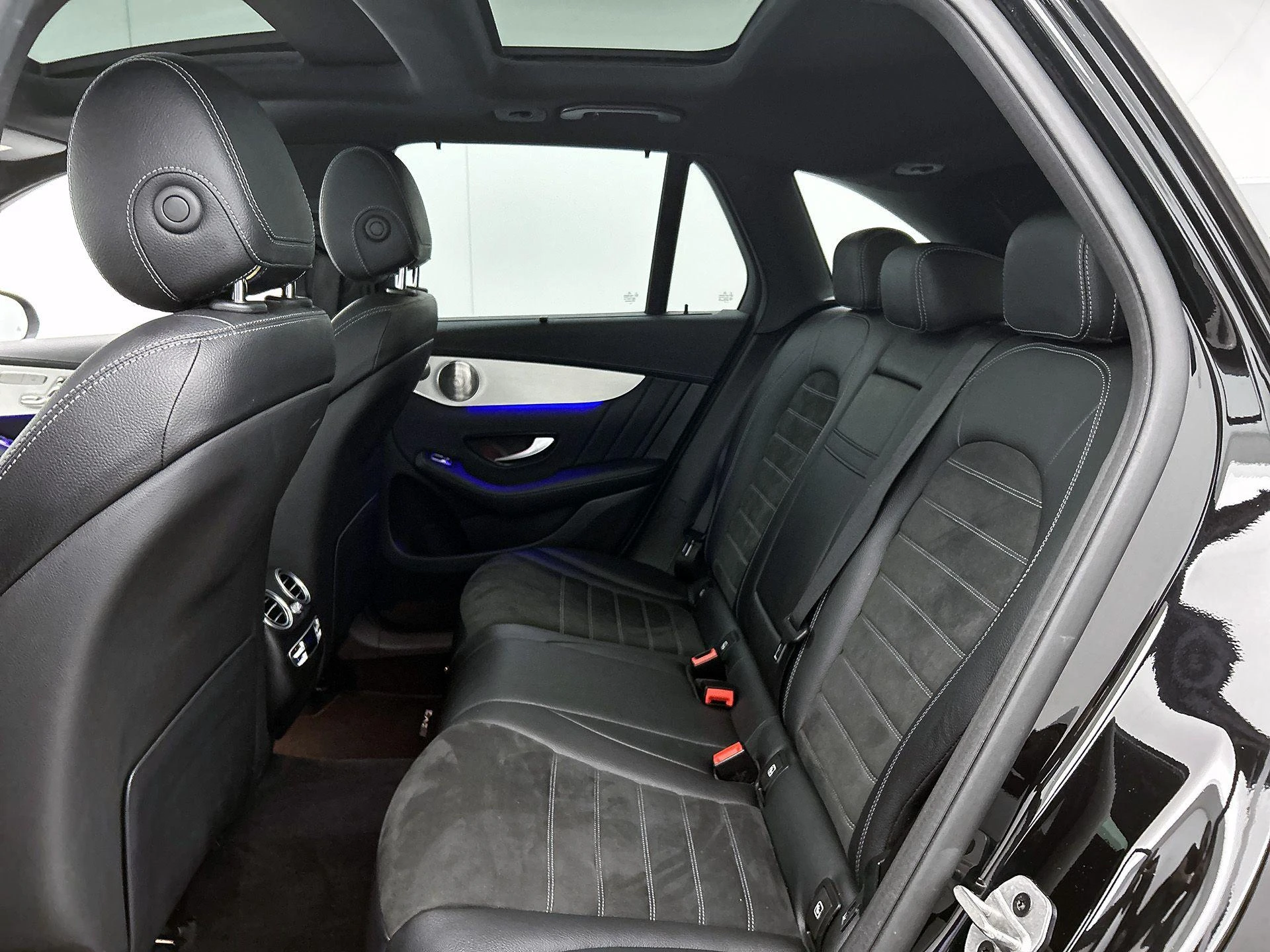 Mercedes-Benz-GLC-image-26