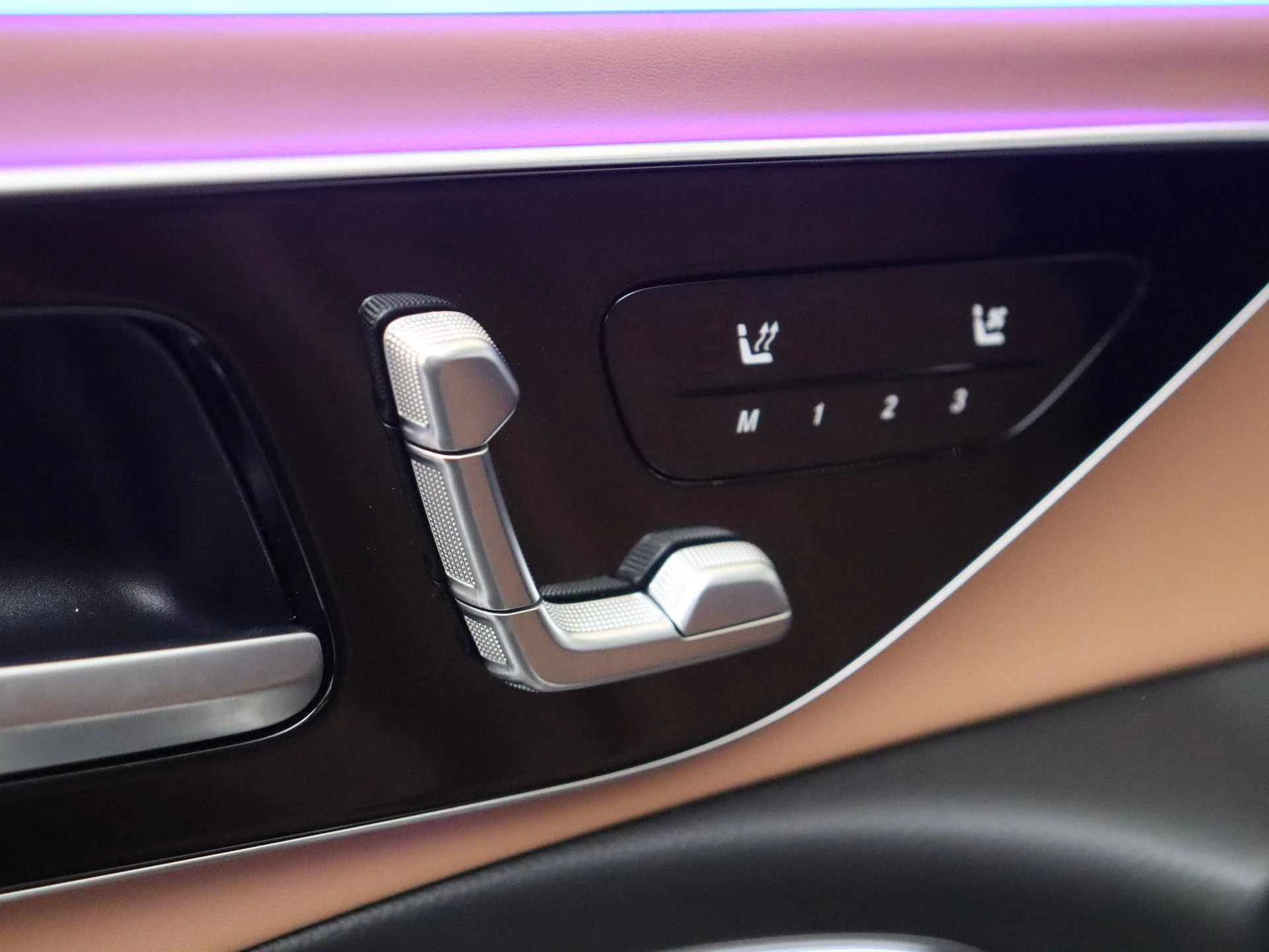 Mercedes-Benz-E-Klasse-image-25