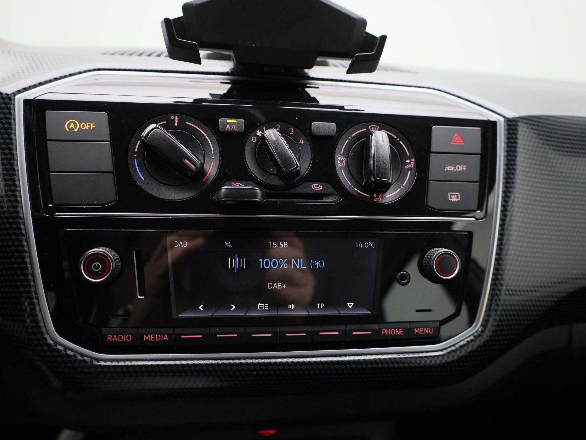 Volkswagen-up!-image-13