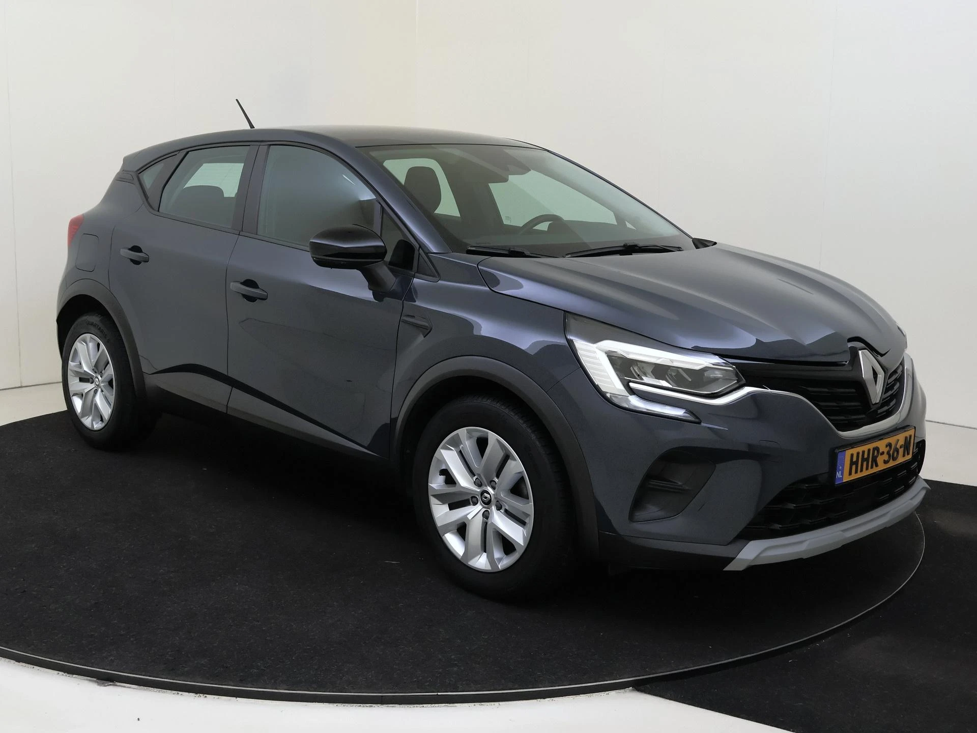 Renault-Captur-image-1