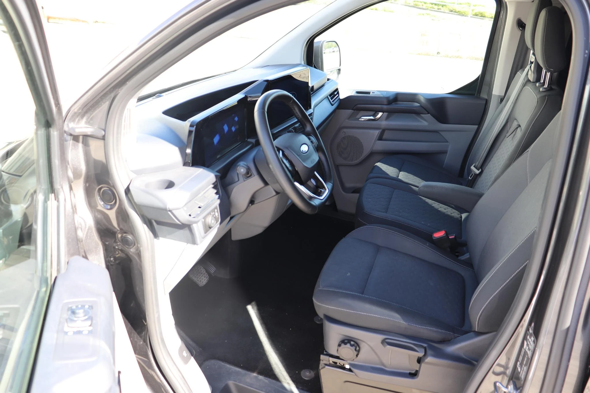 Ford-Transit Custom-image-12