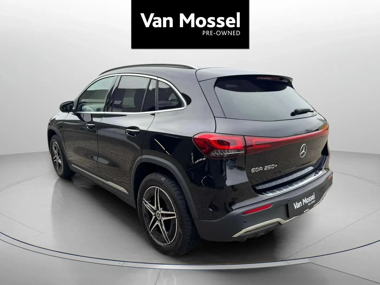 Mercedes-Benz-EQA-image-5