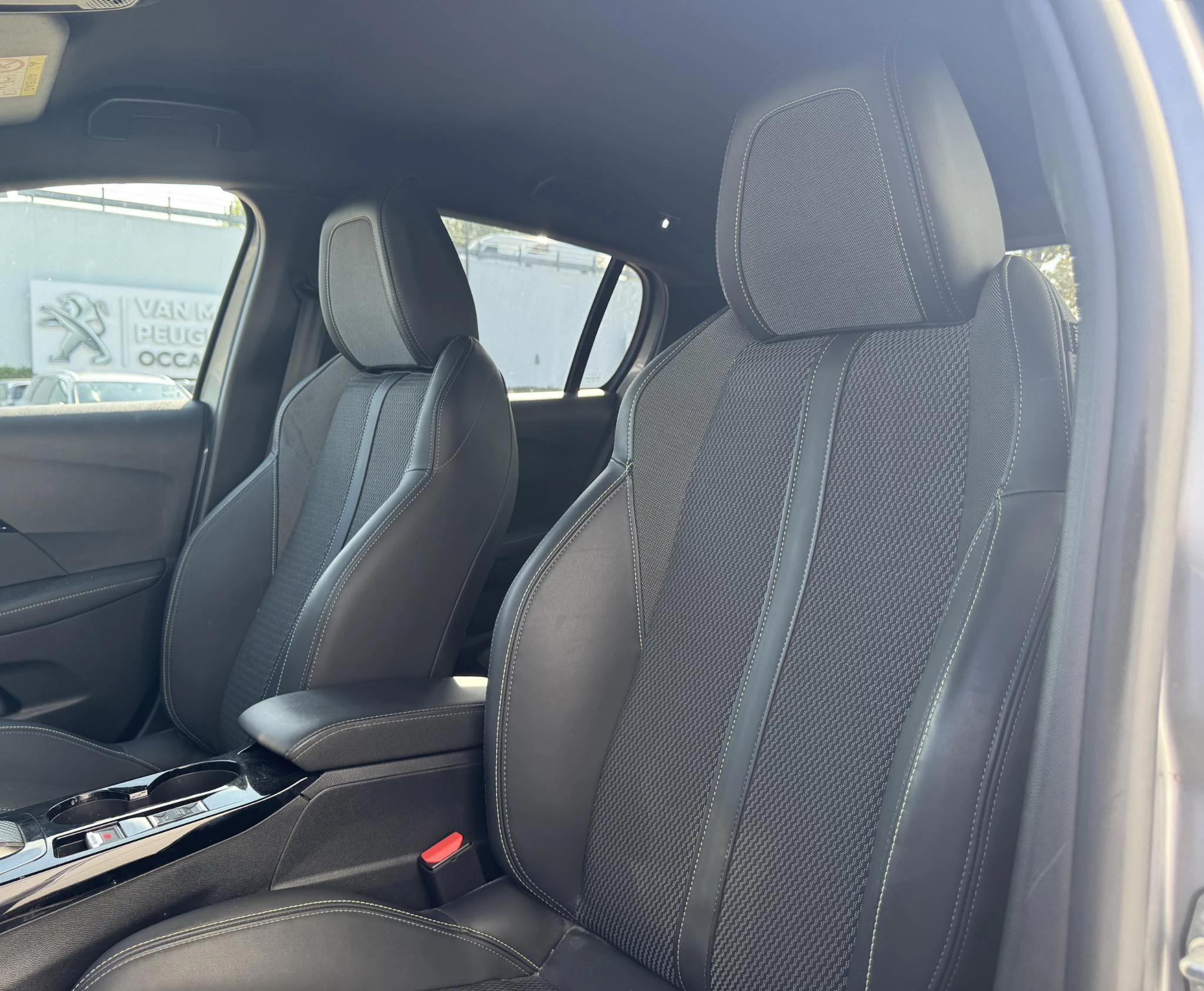 Peugeot-208-image-10