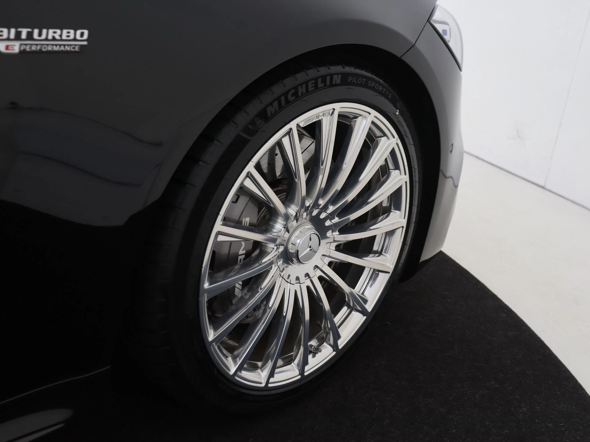 Mercedes-Benz-S-Klasse-image-12