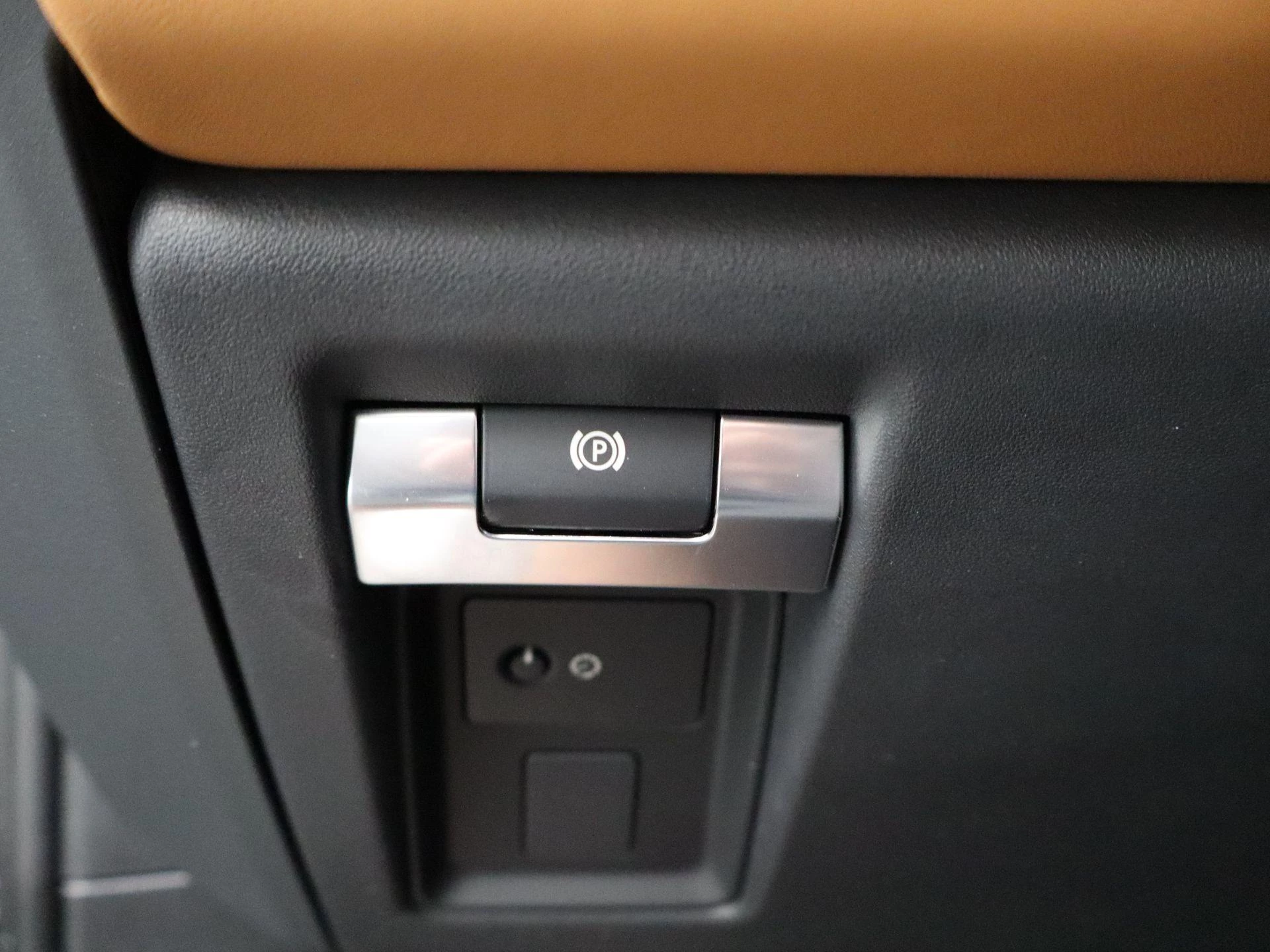 Land Rover-Defender-image-23