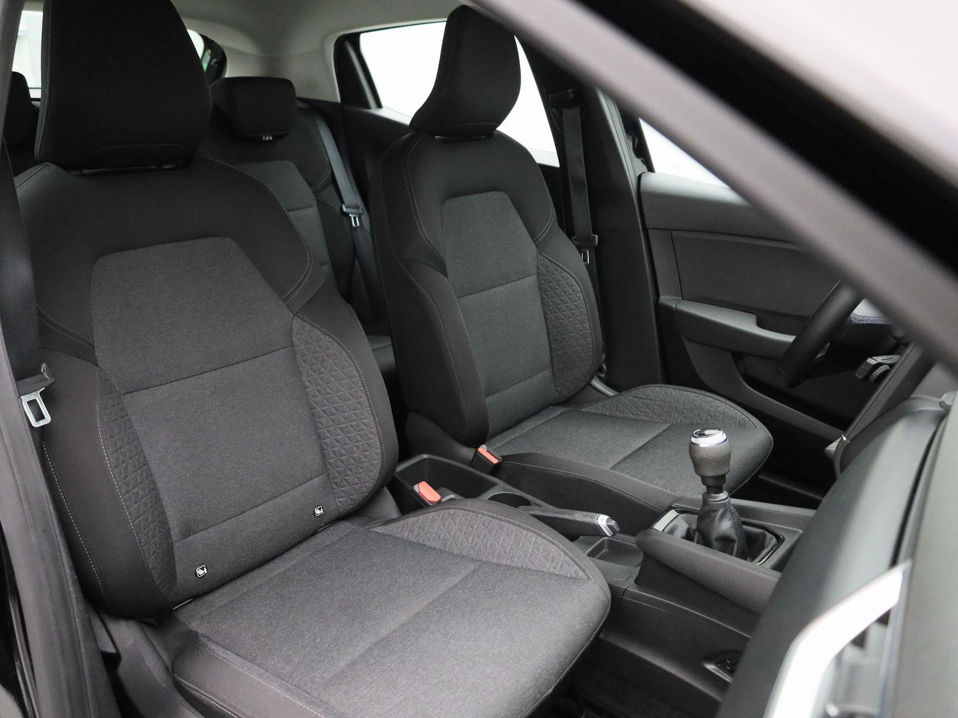 Renault-Clio-image-32