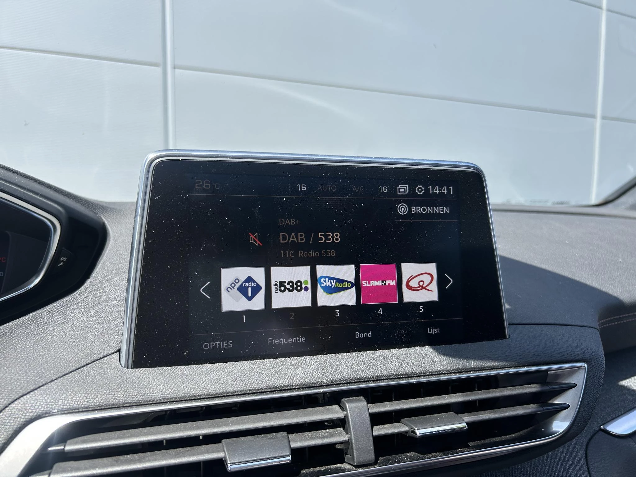 Peugeot-5008-image-14