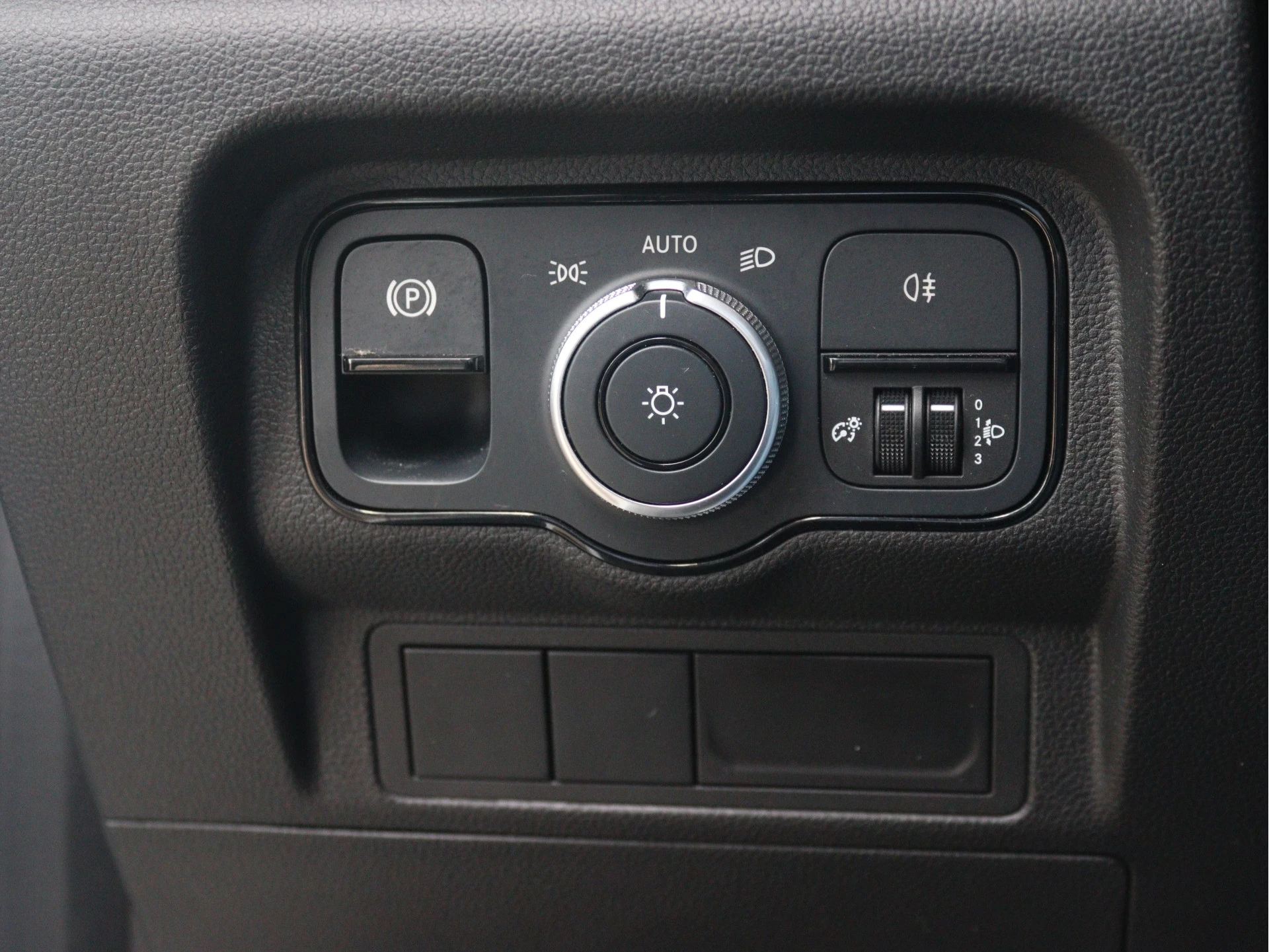 Mercedes-Benz-Citan-image-11