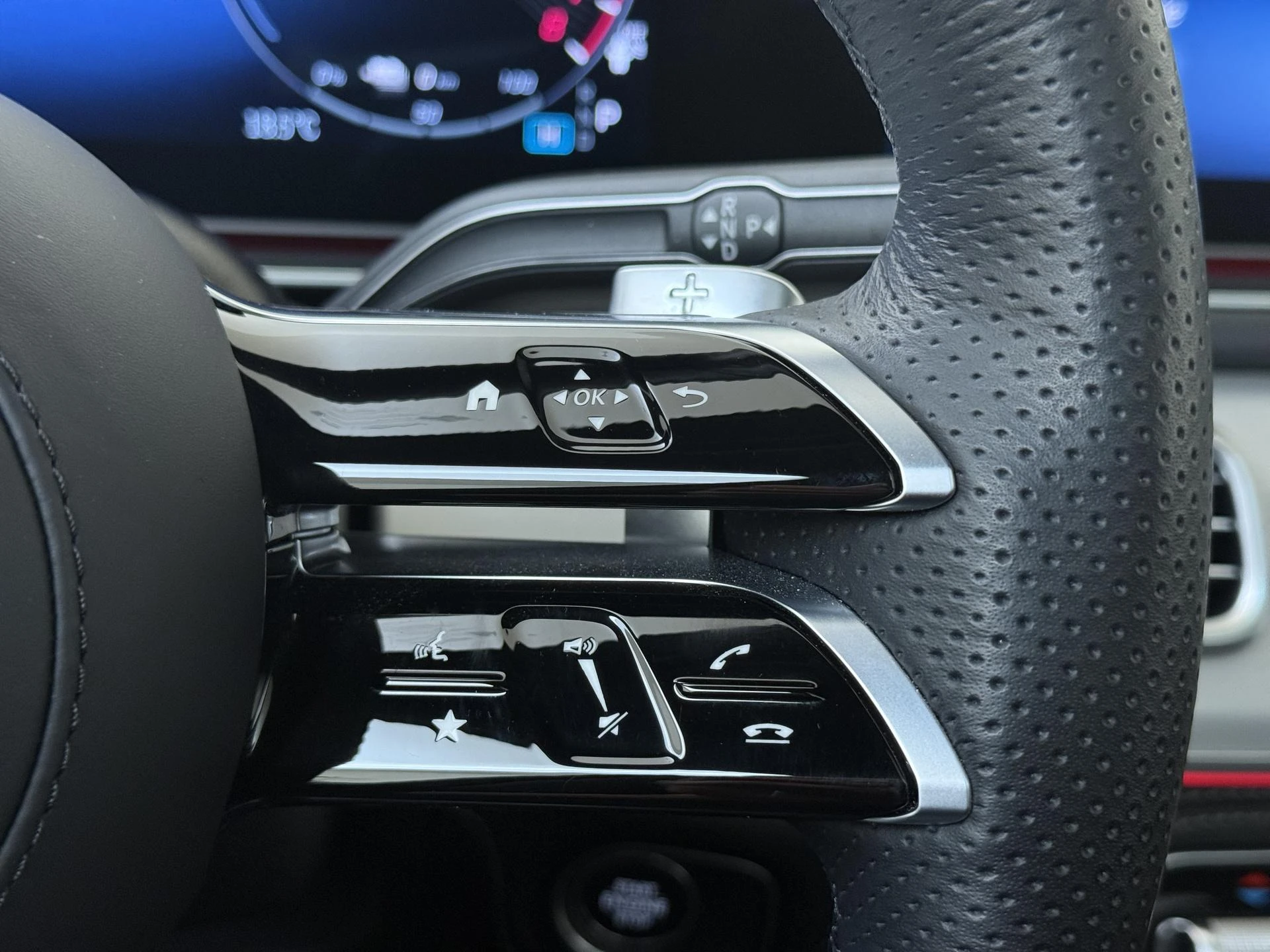 Mercedes-Benz-GLE-image-12