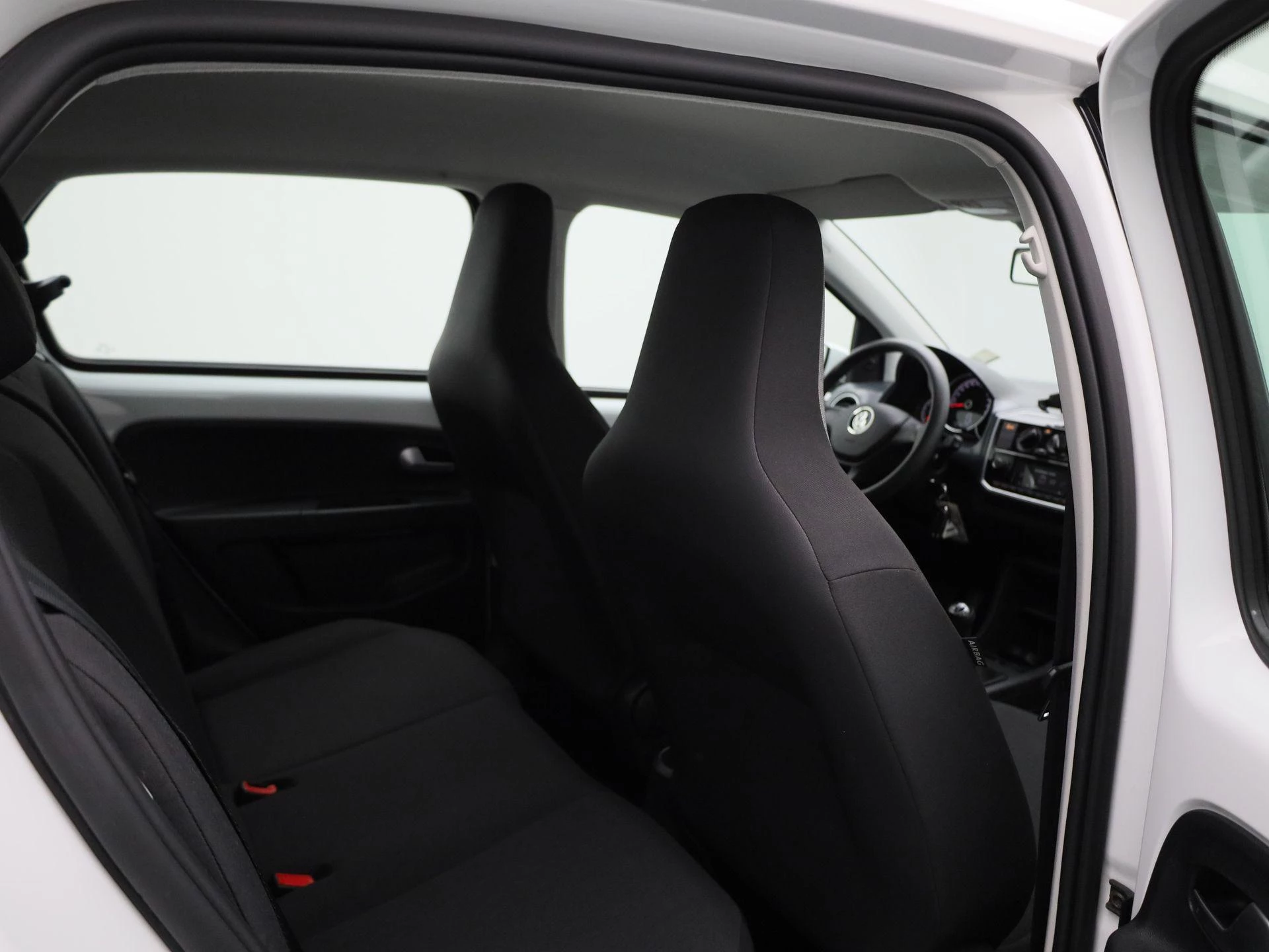 Volkswagen-up!-image-23