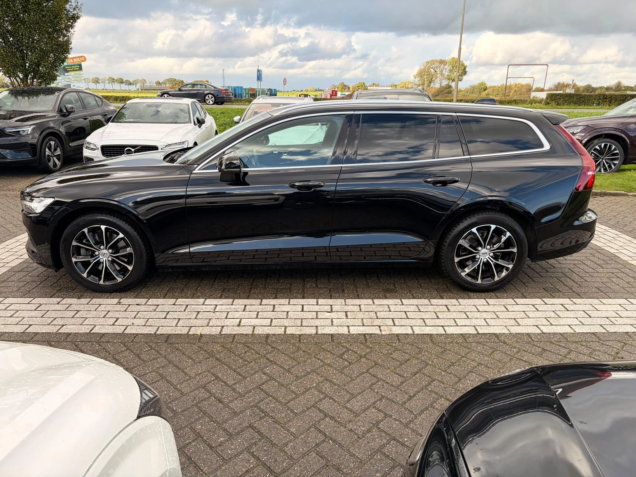 Volvo-V60-image-1