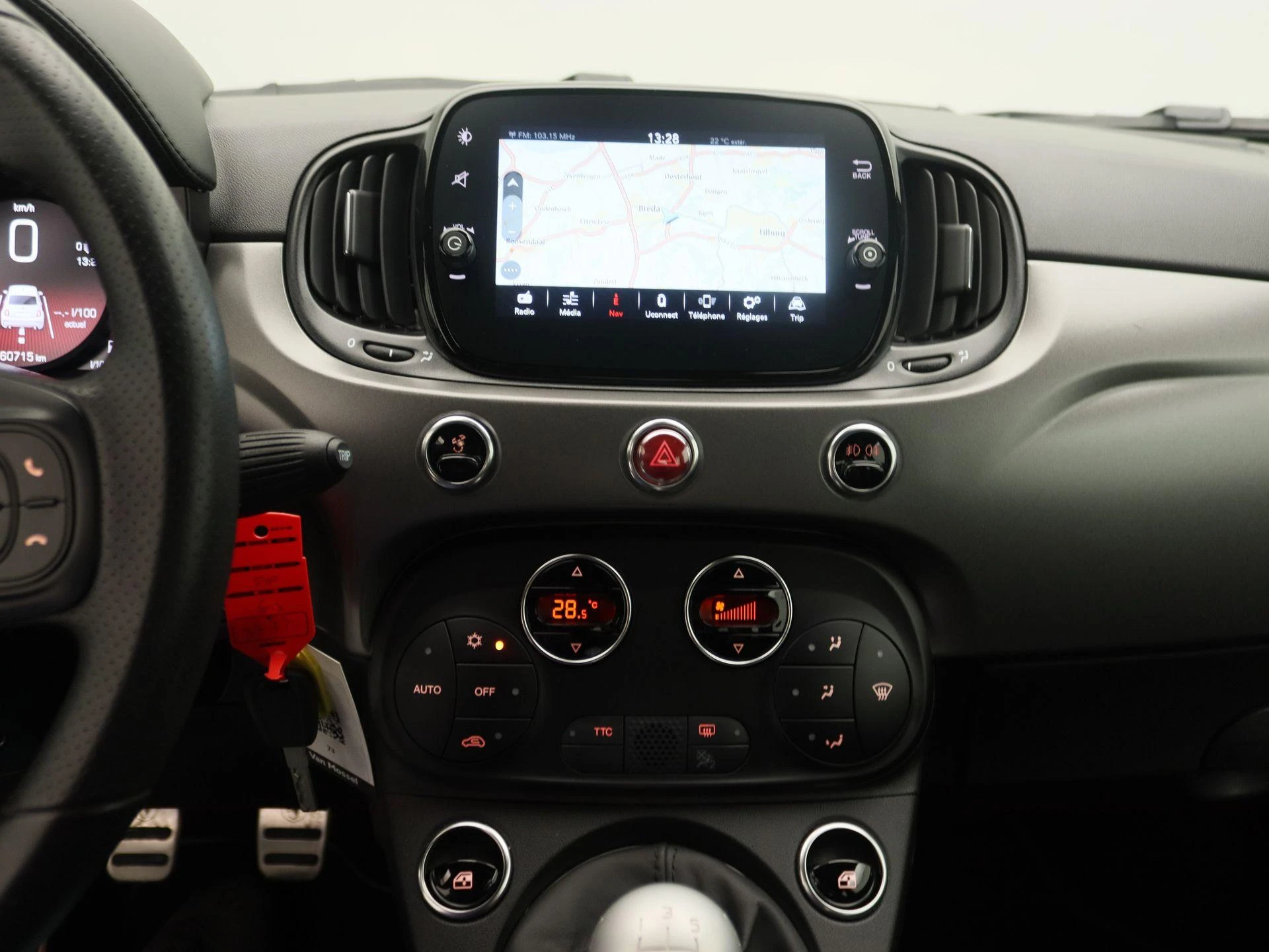 Abarth-595-image-7