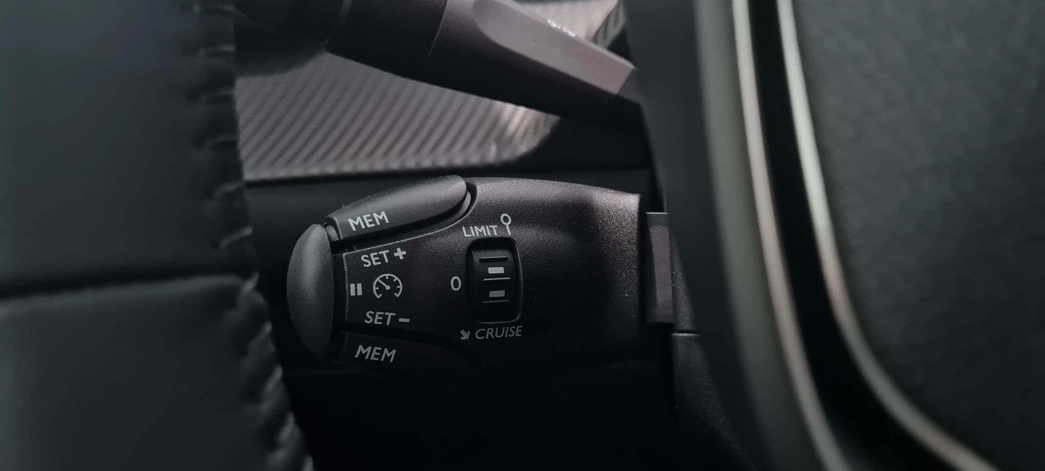 Peugeot-e-208-image-20