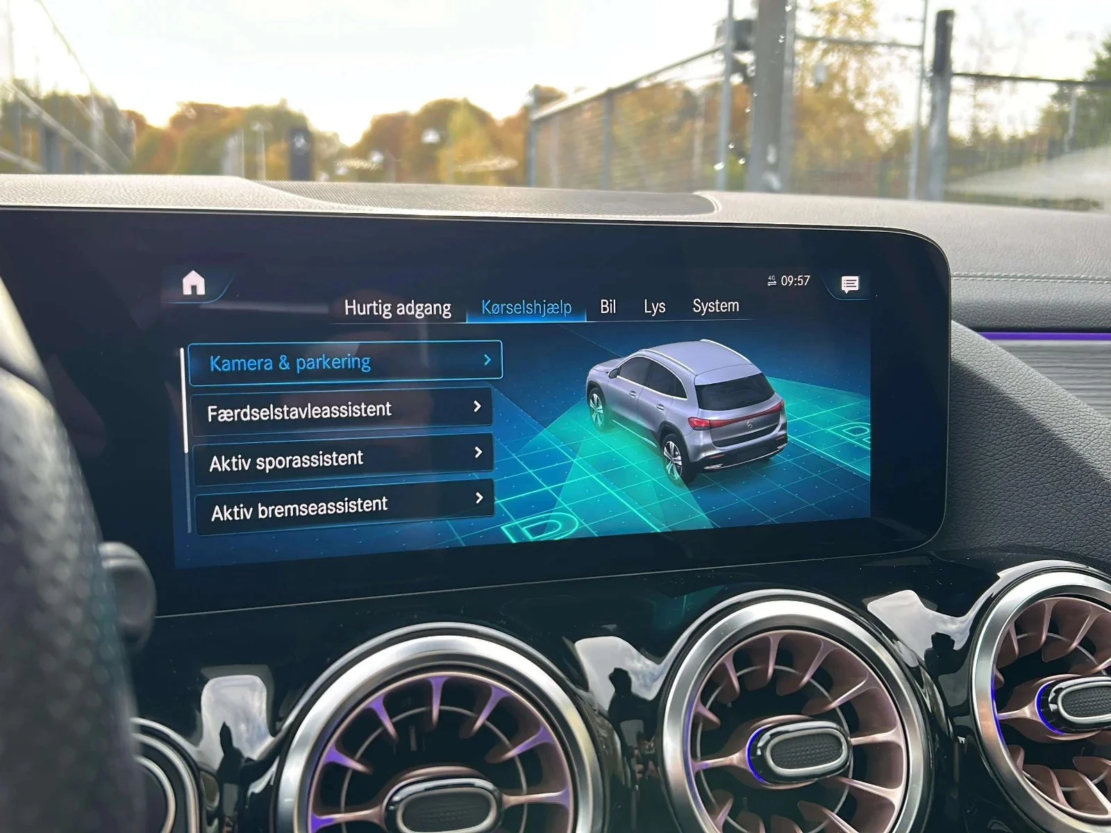 Mercedes-Benz-EQA-image-18