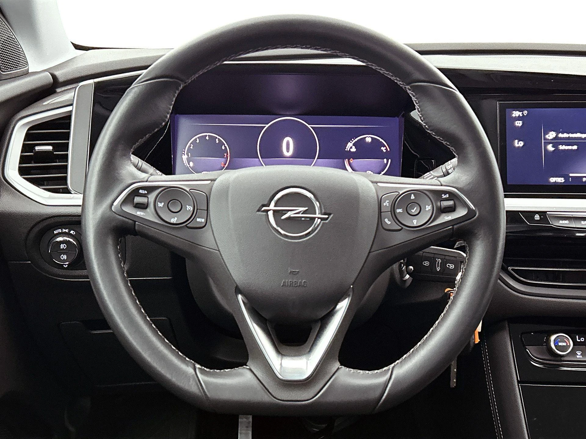 Opel-Grandland-image-10