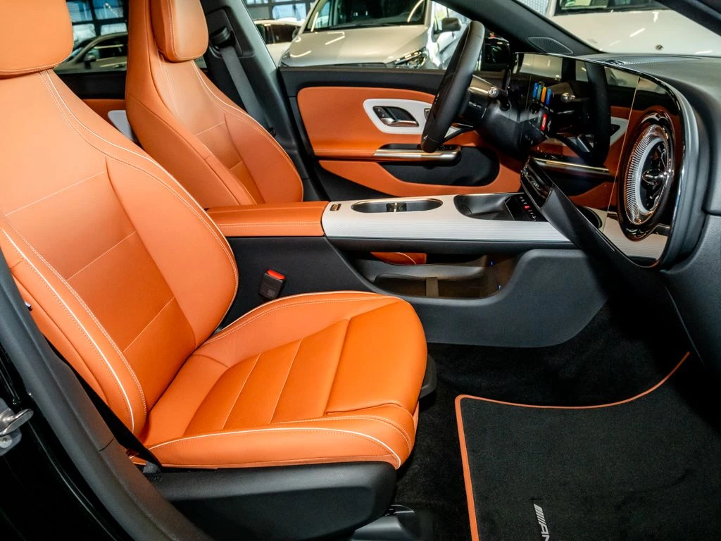 Mercedes-Benz-CLA 200-image-10