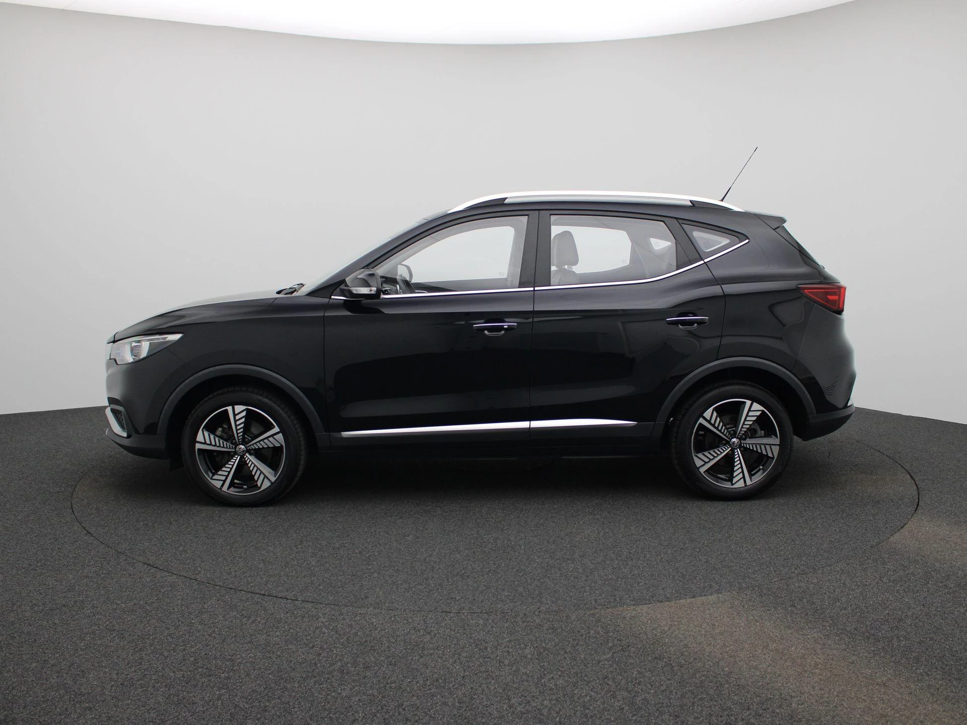 MG-ZS EV-image-3