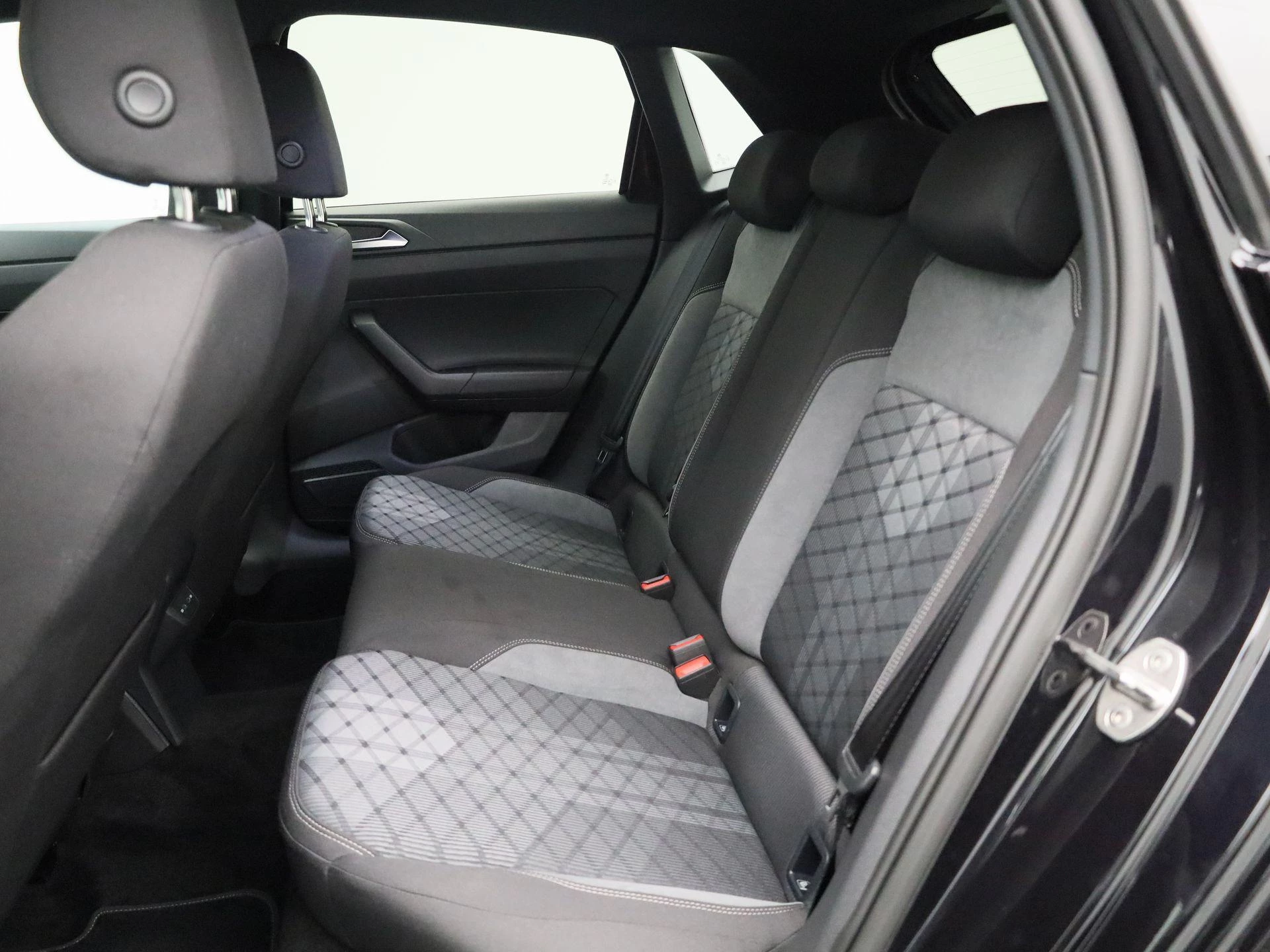Volkswagen-Polo-image-10