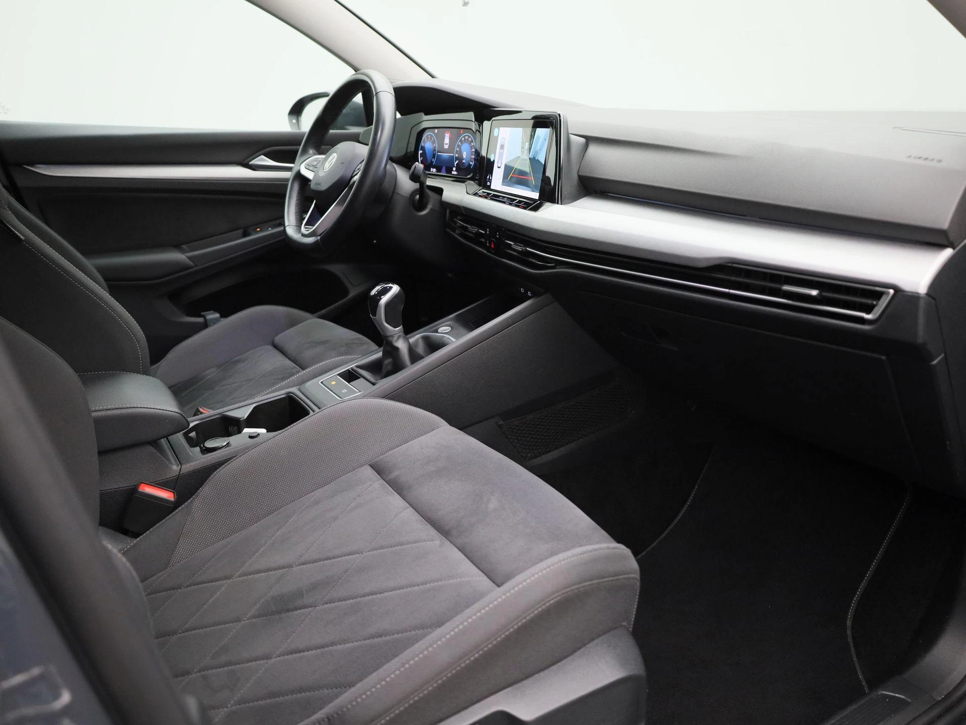 Volkswagen-Golf-image-30