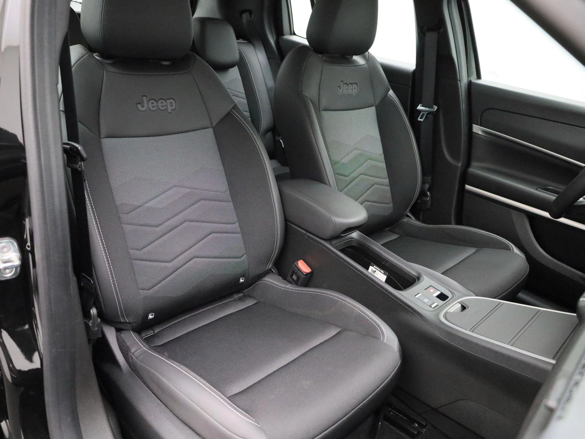 Jeep-Avenger-image-38