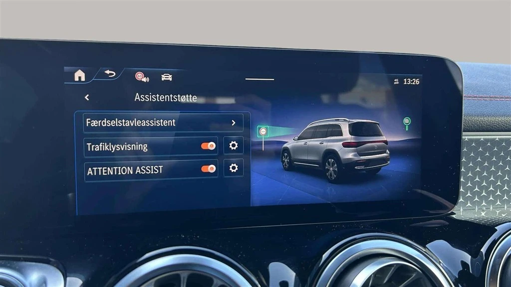 Mercedes-Benz-EQB-image-19