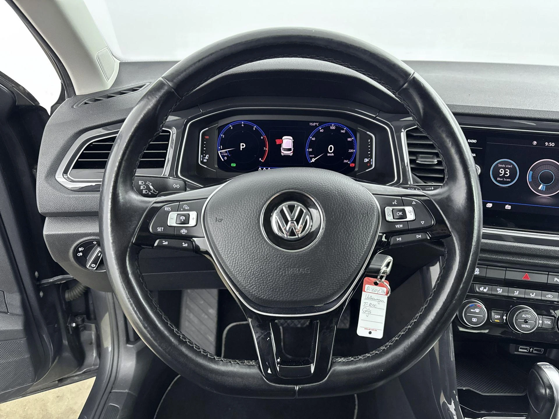 Volkswagen-T-Roc-image-19