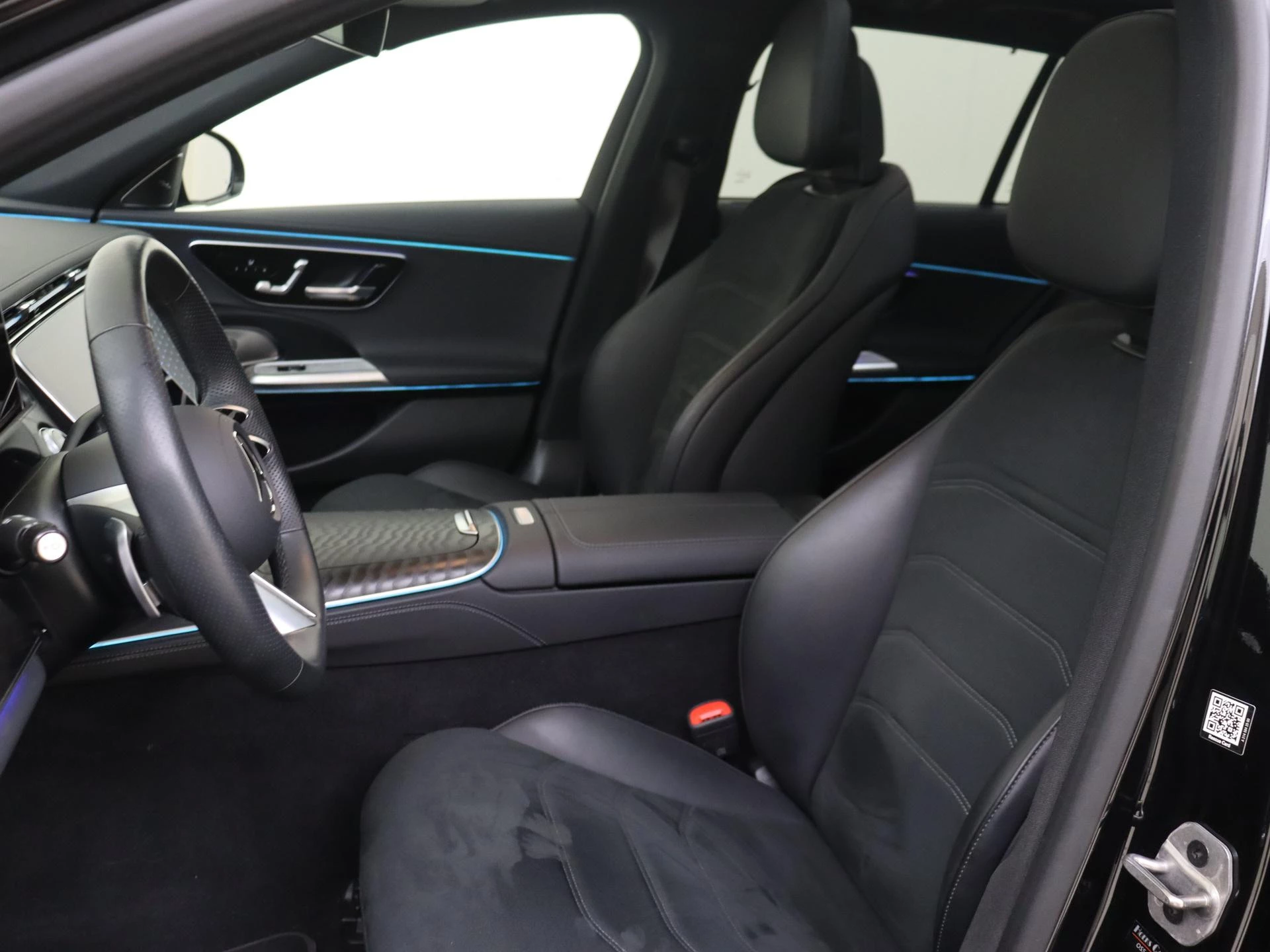 Mercedes-Benz-E-Klasse-image-10