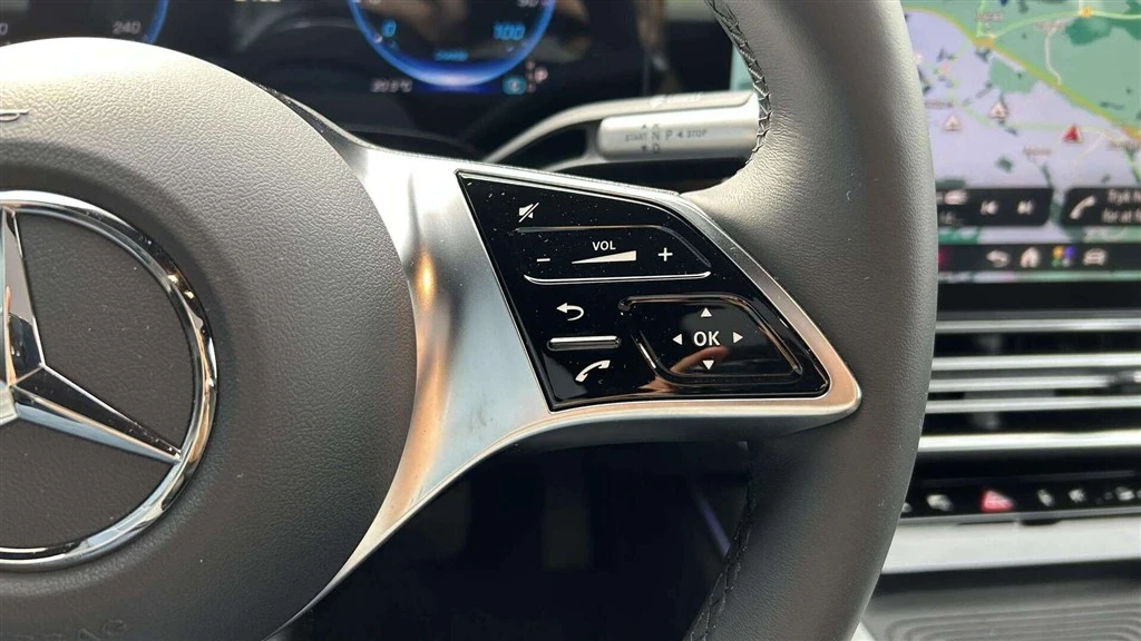 Mercedes-Benz-CLA-image-11