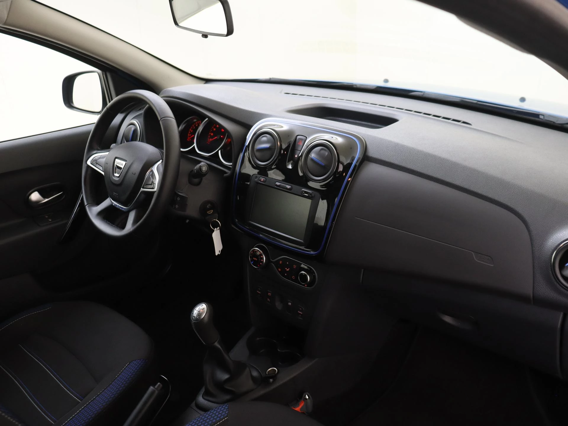 Dacia-Sandero Stepway-image-11