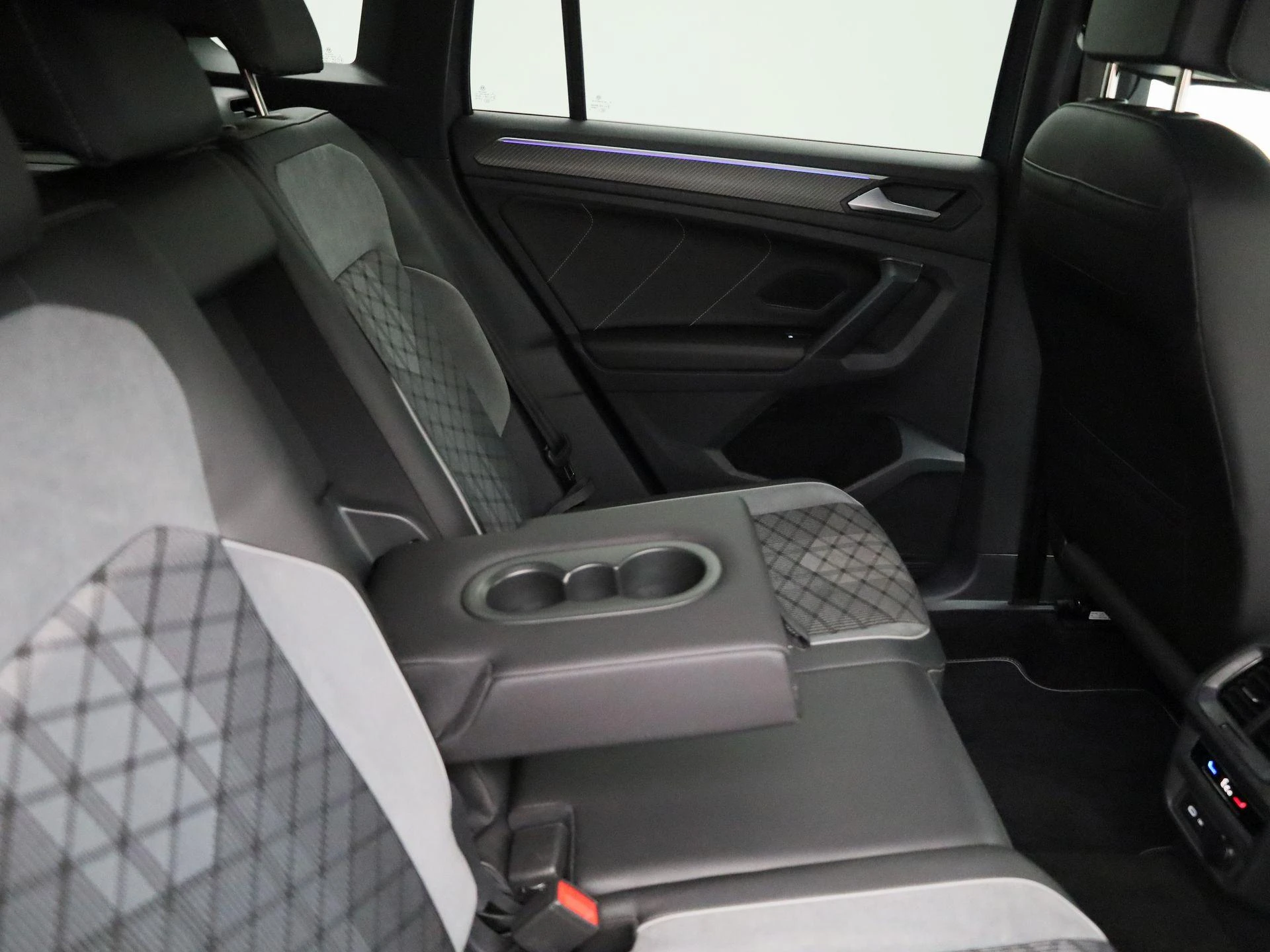 Volkswagen-Tiguan-image-39