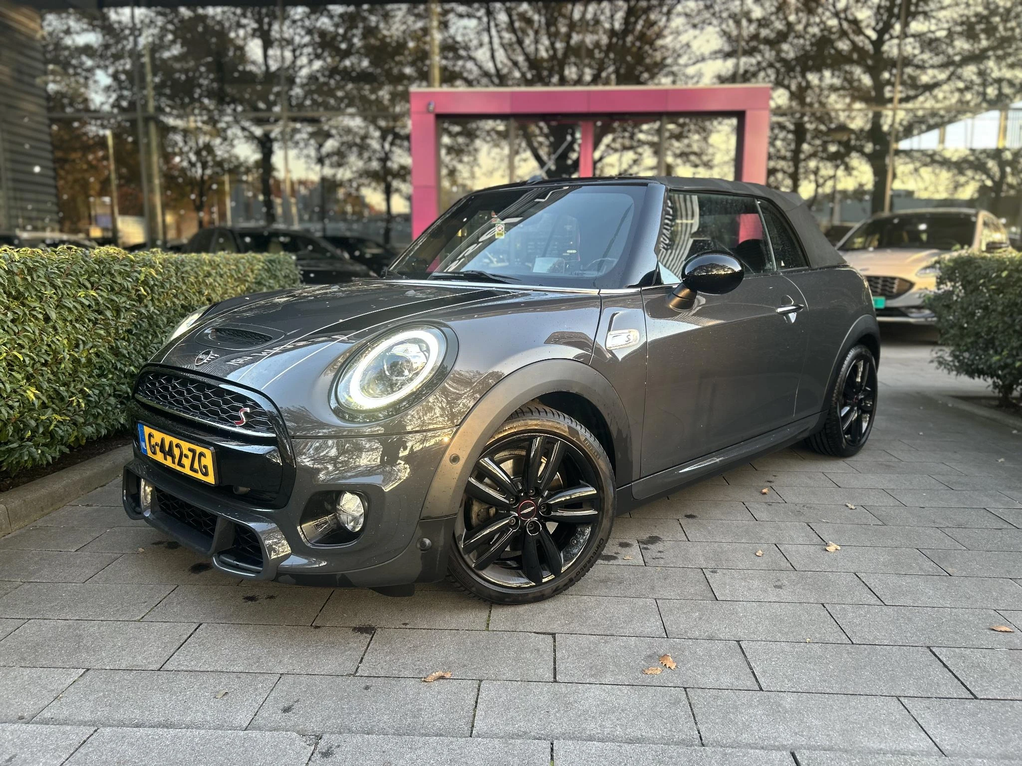 MINI-Cooper S Cabrio-image-3