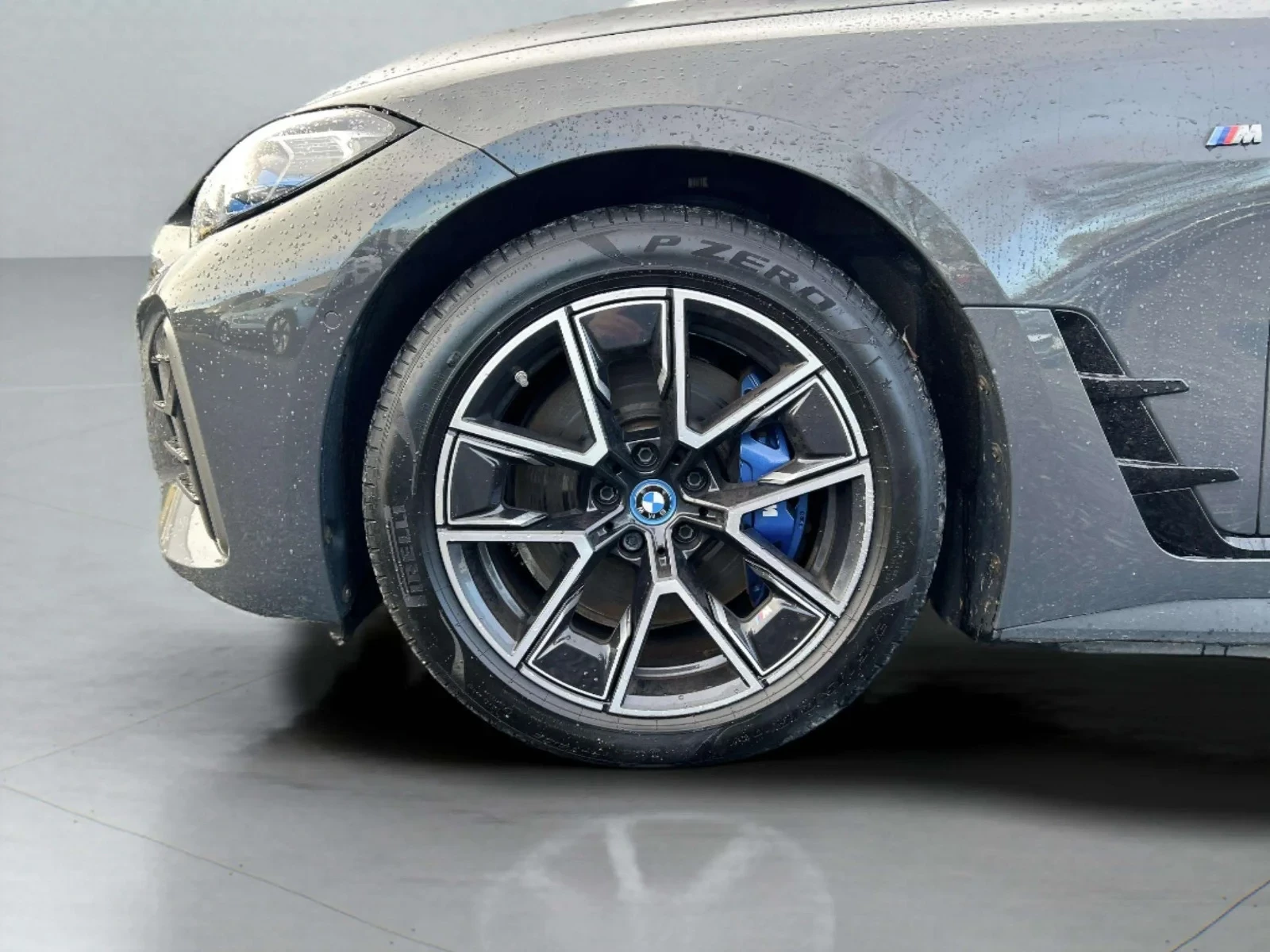 BMW-i4-image-8