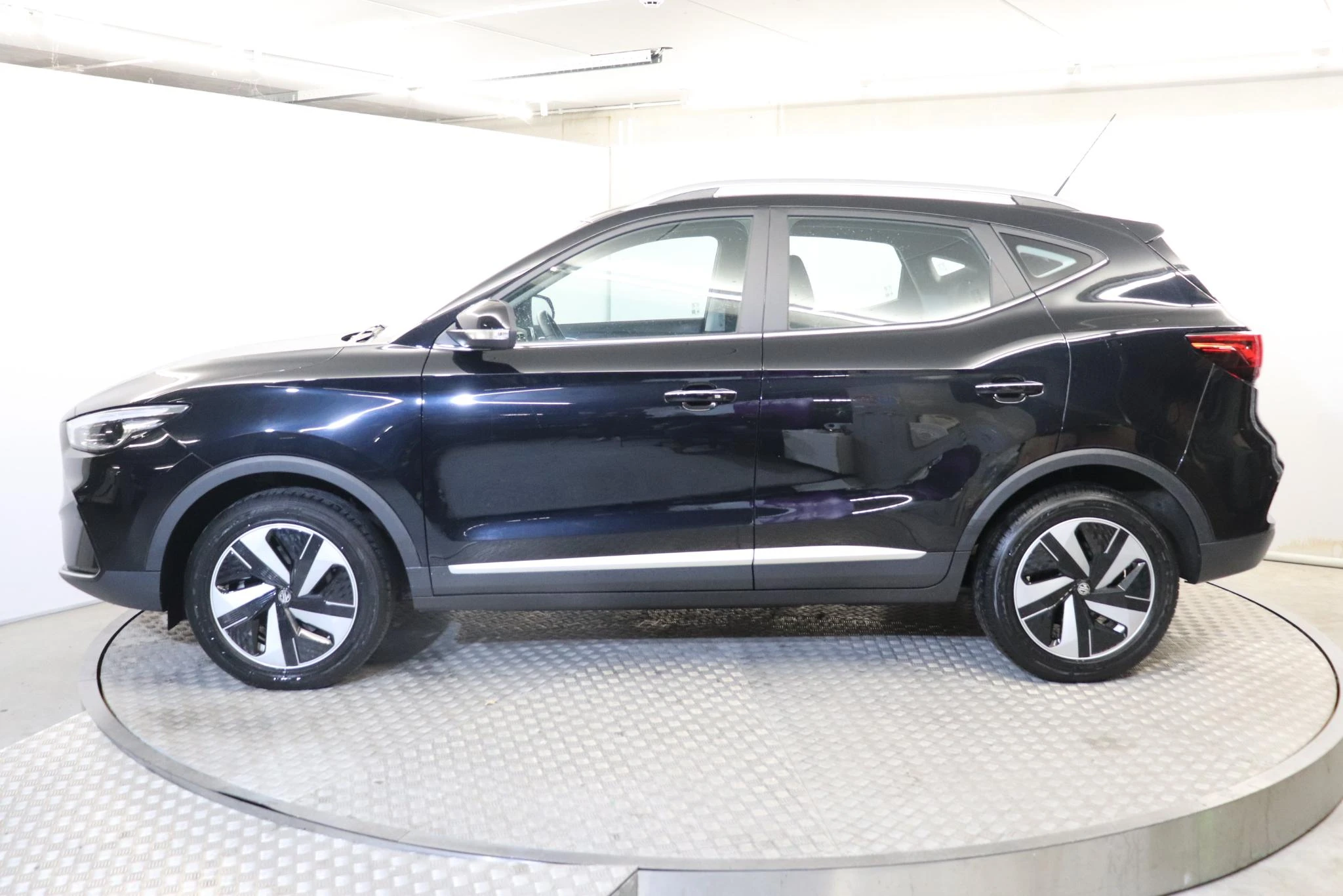 MG-ZS-image-2