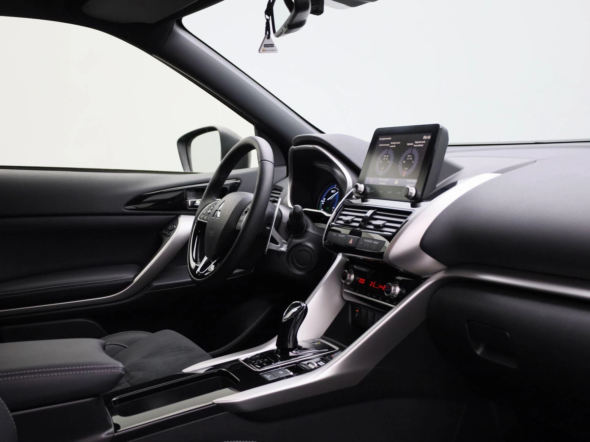 Mitsubishi-Eclipse Cross-image-37
