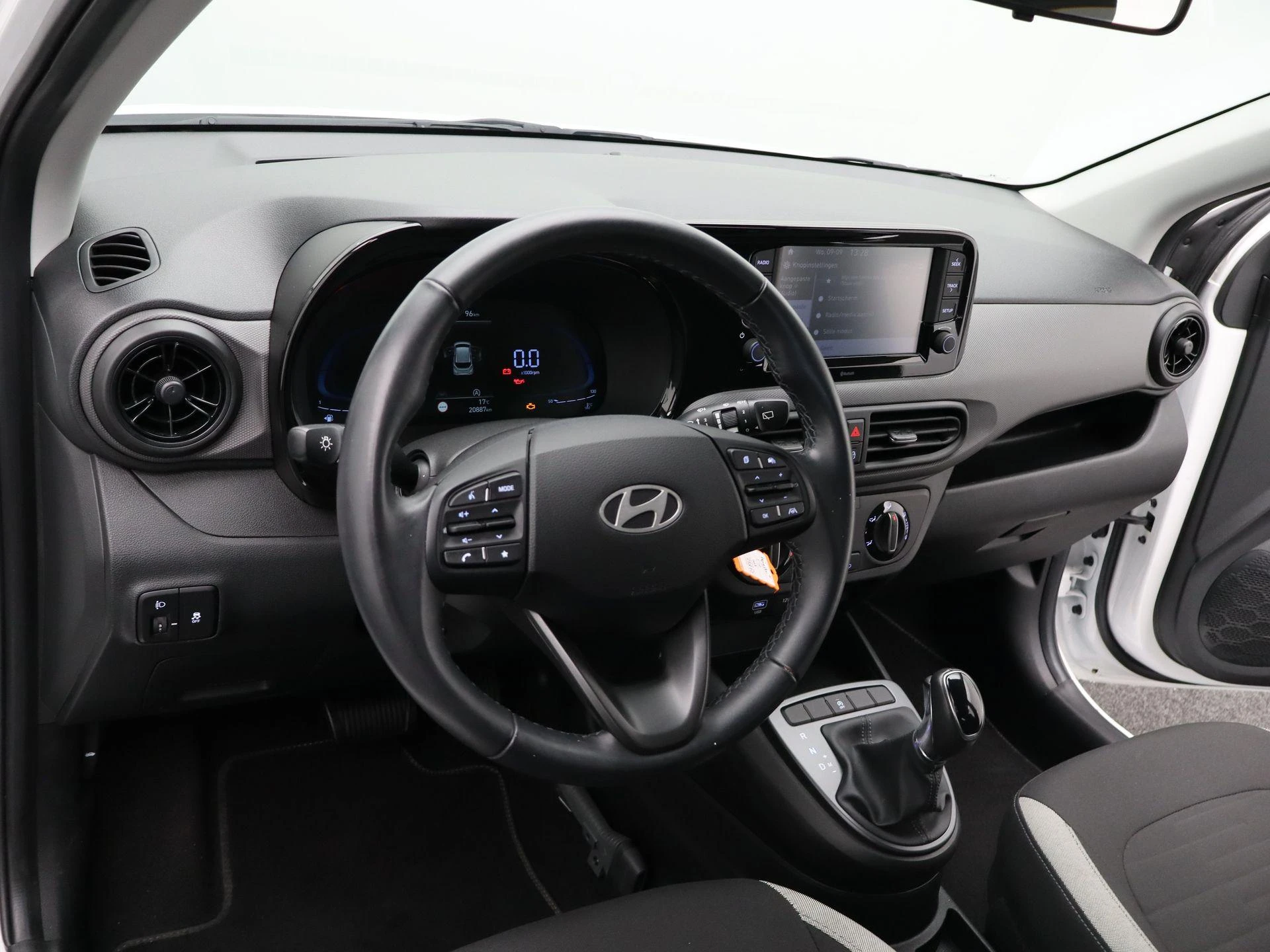 Hyundai-i10-image-25