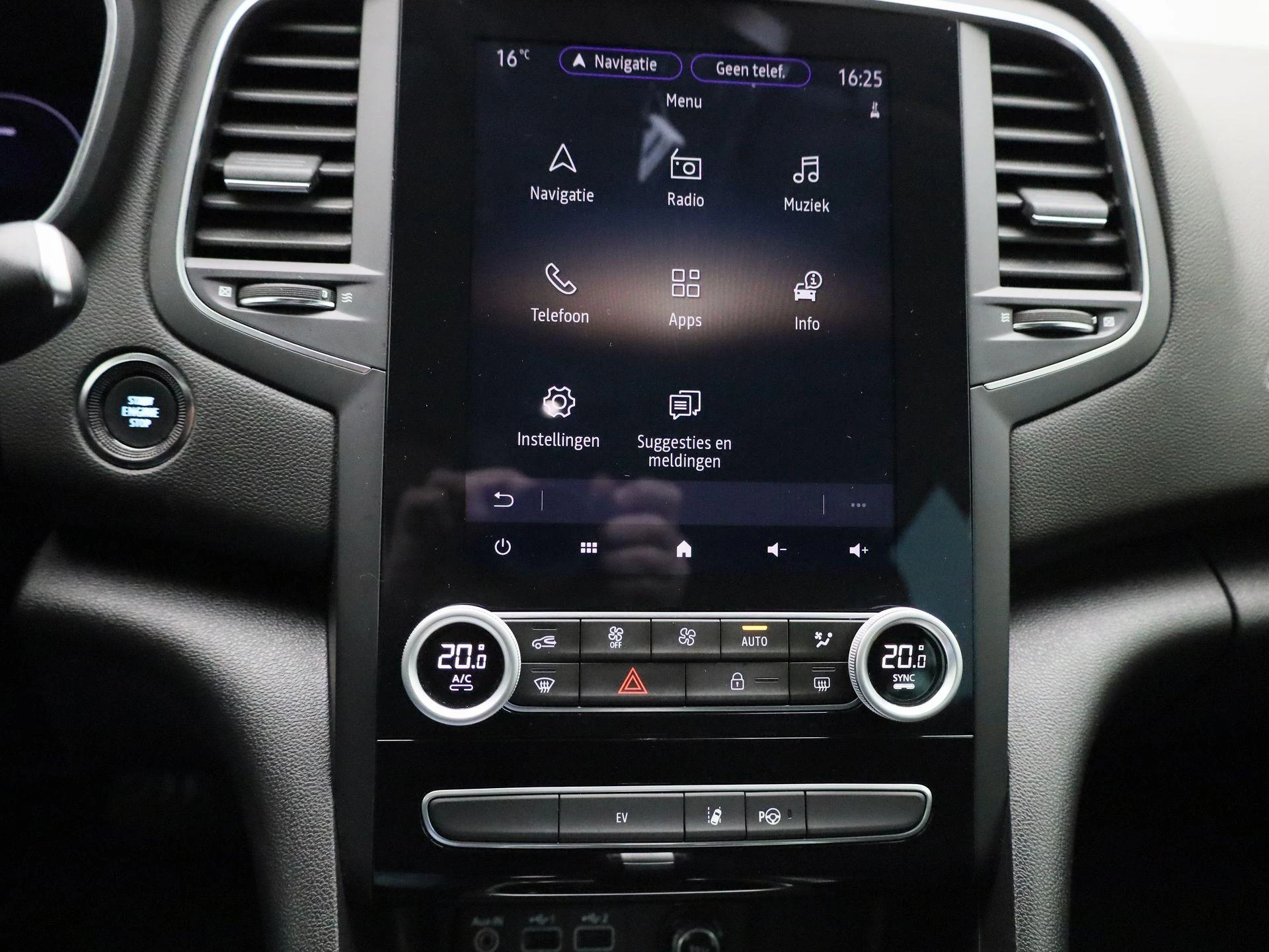 Renault-Megane E-Tech-image-17