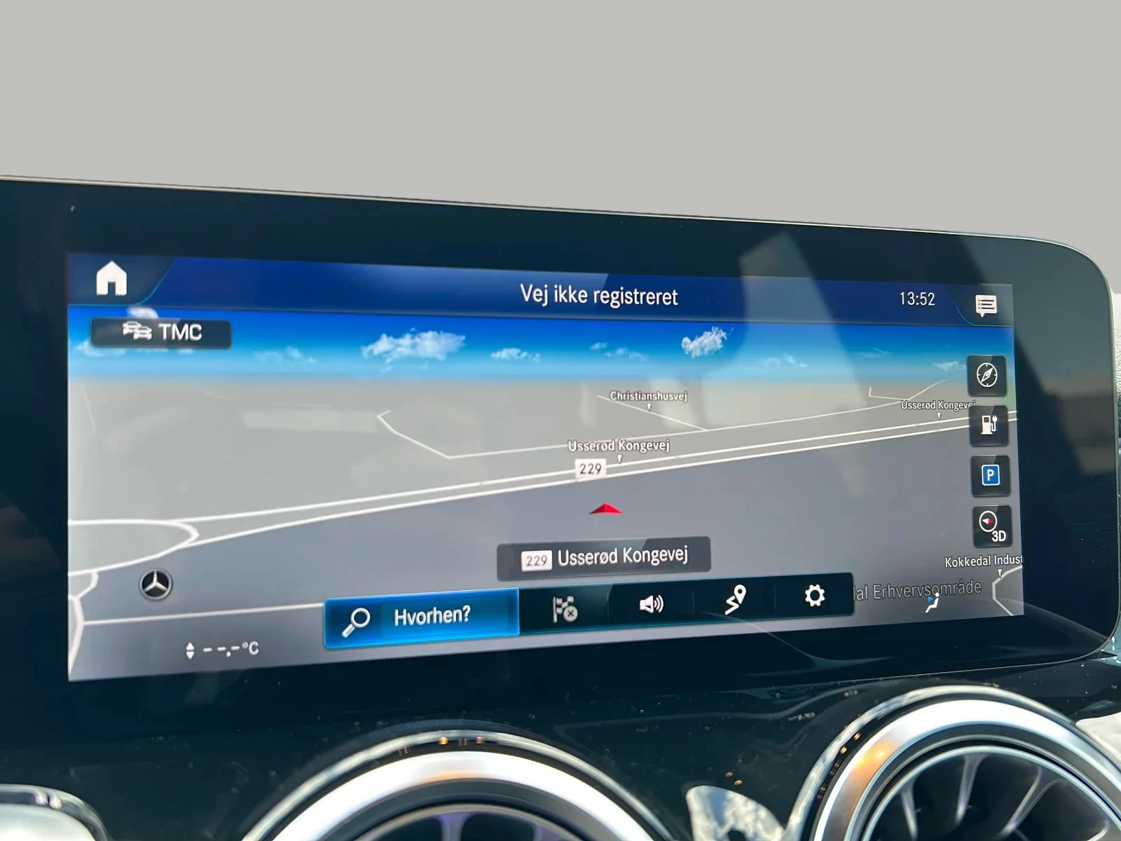 Mercedes-Benz-EQB-image-9