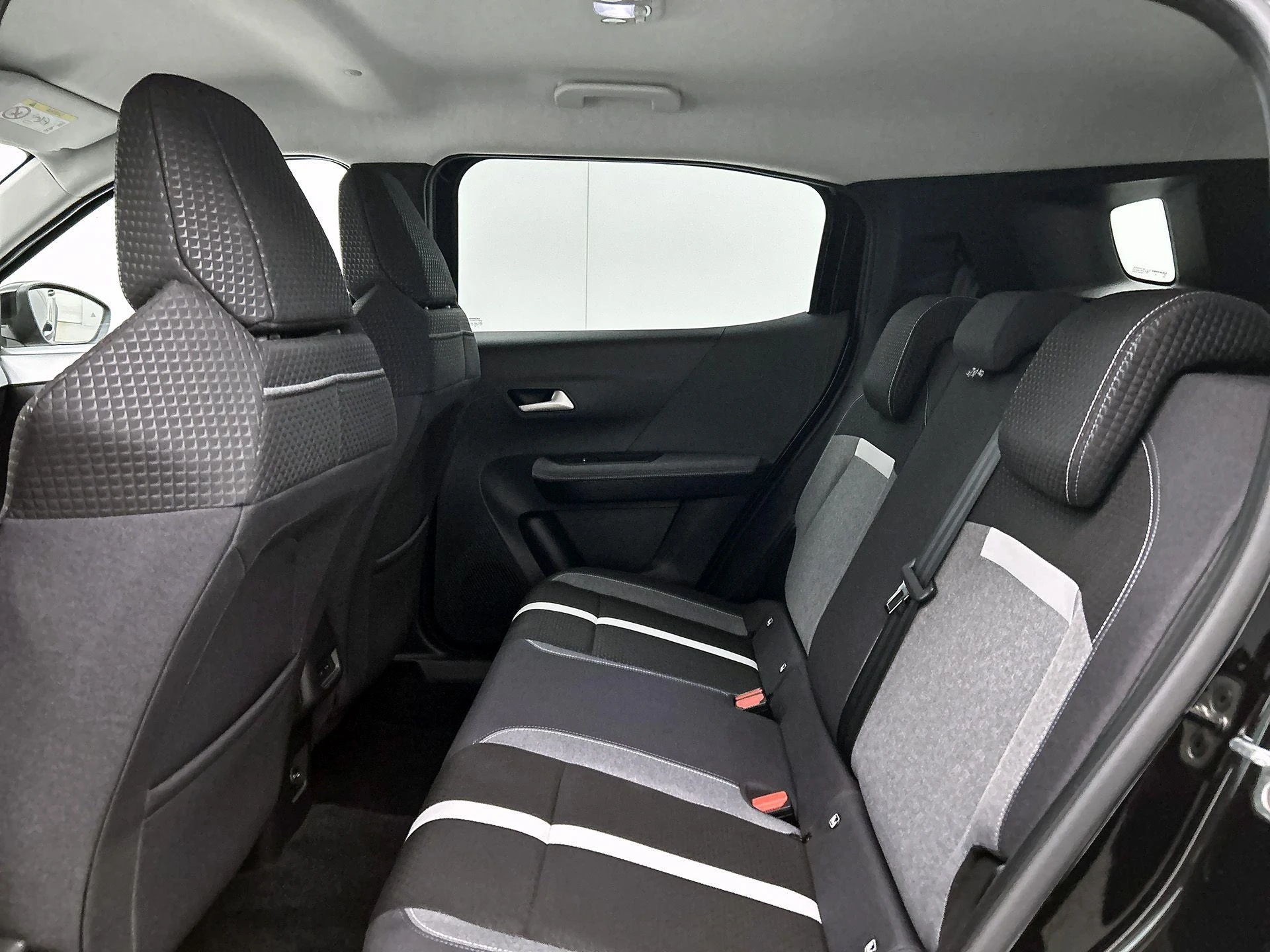Opel-Frontera-image-26