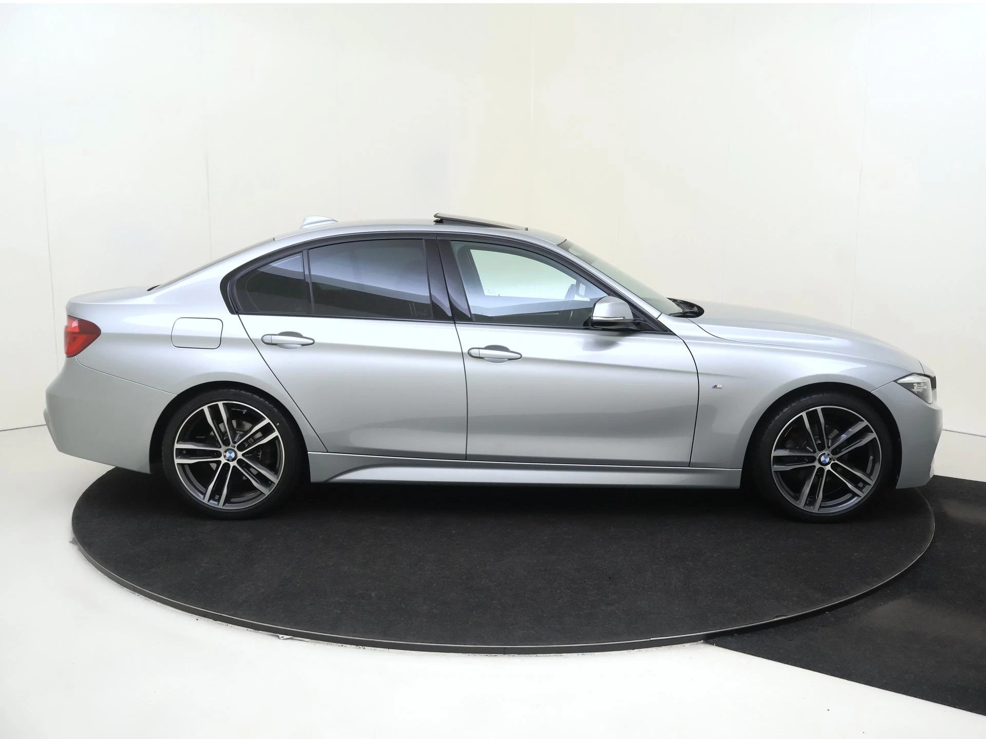 BMW 3 Serie 320i Edition M Sport Shadow Executive