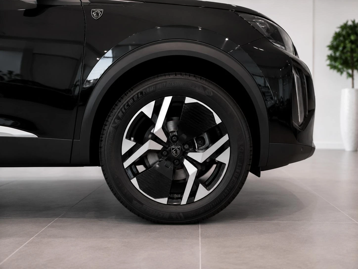 Peugeot 2008 1.2 Hybrid 145 Allure