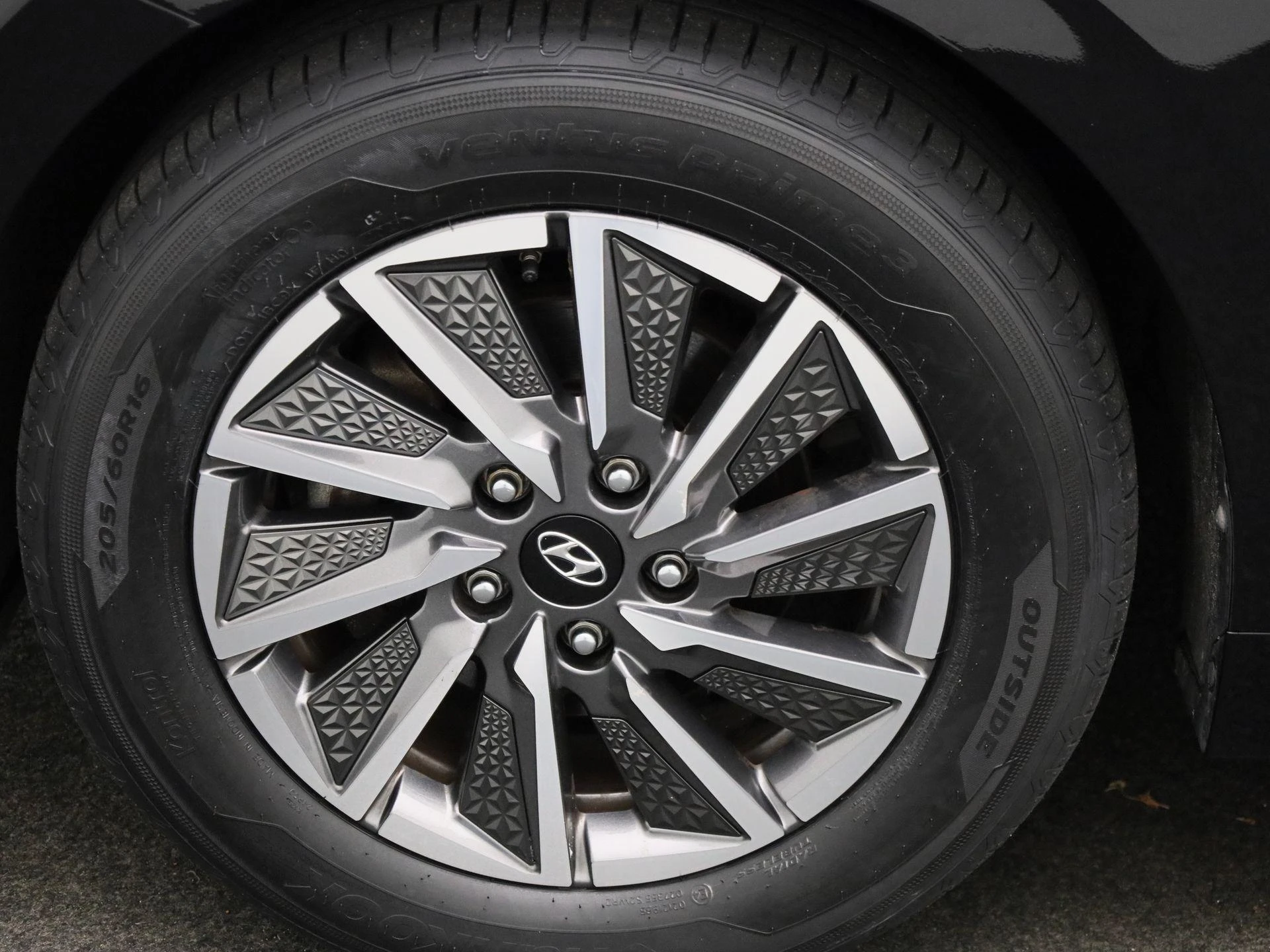 Hyundai-IONIQ-image-12