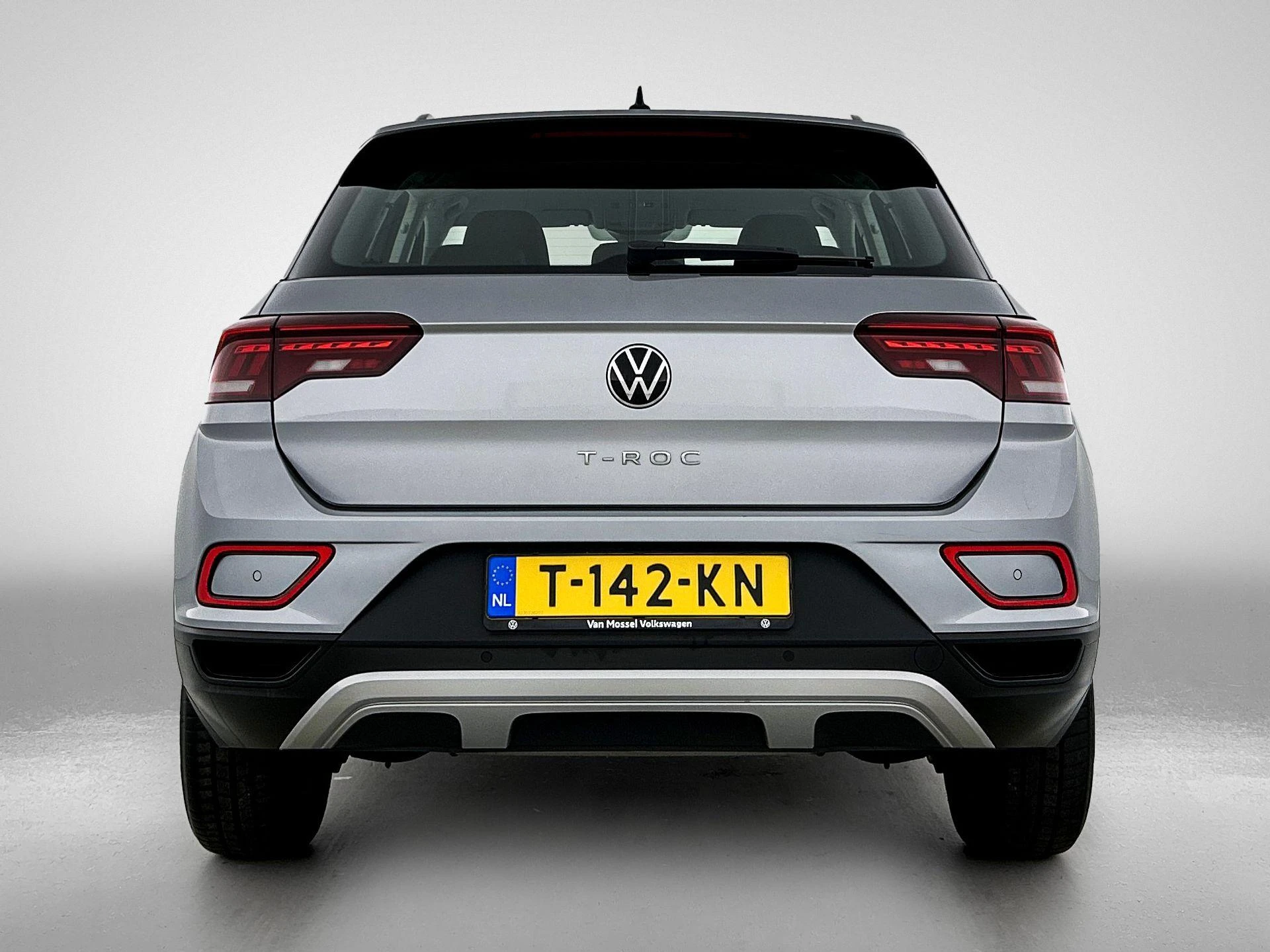 Volkswagen-T-Roc-image-2