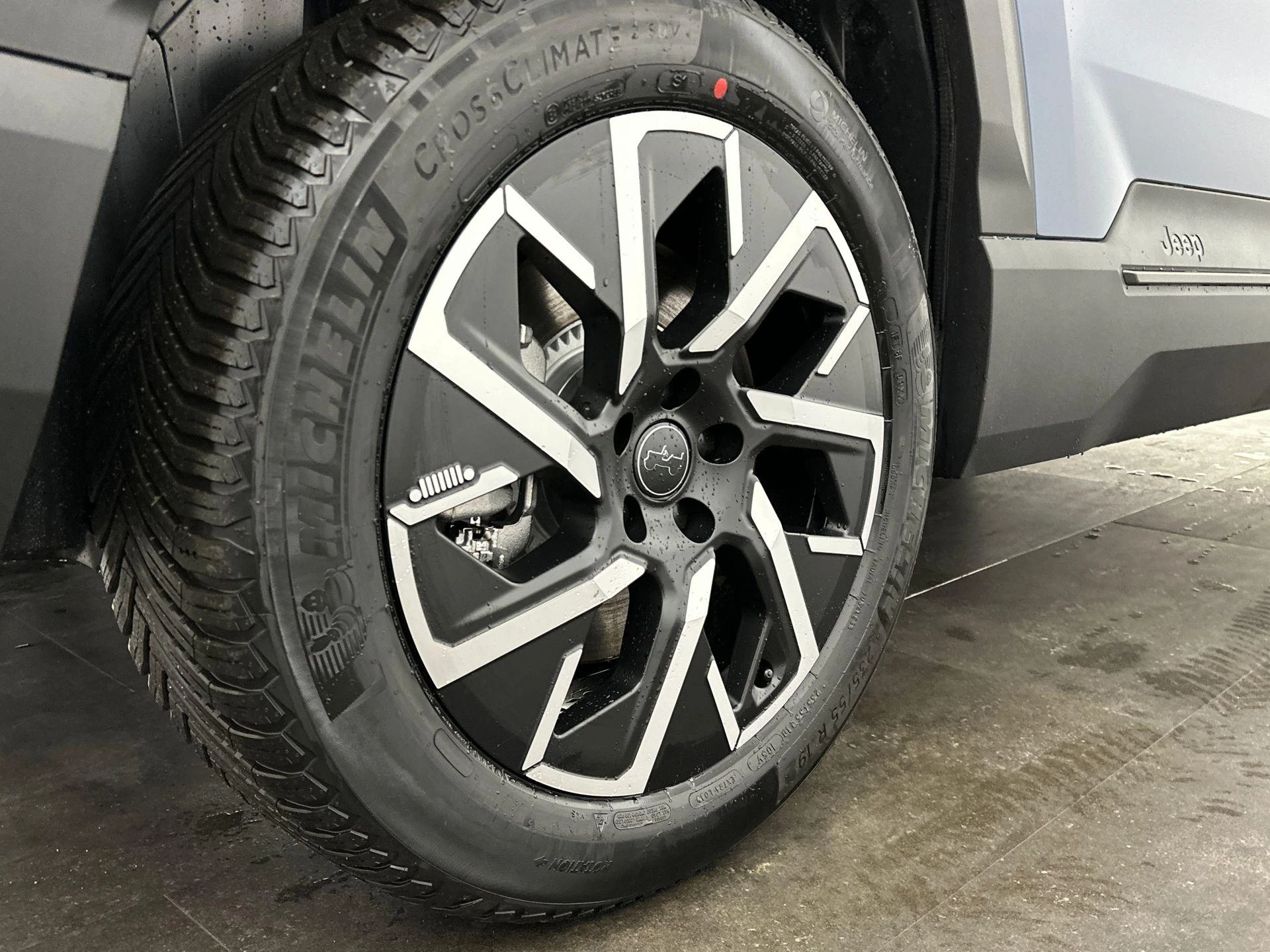 Jeep Compass 74kwh First Edition