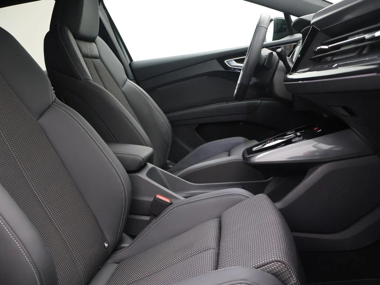 Audi-Q4 e-tron-image-16