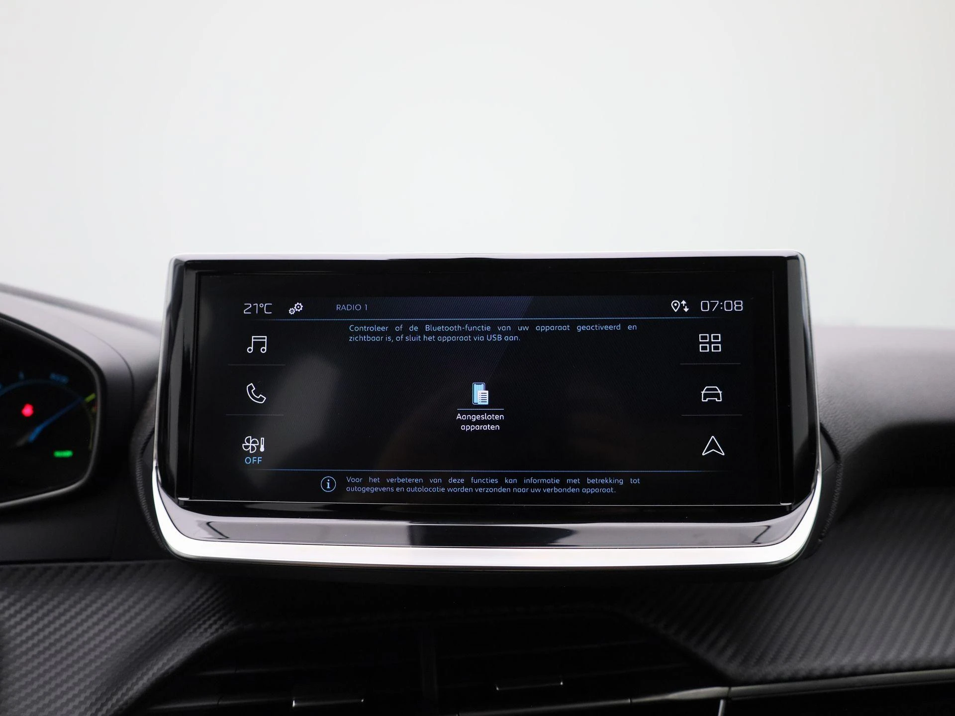Peugeot-e-208-image-22