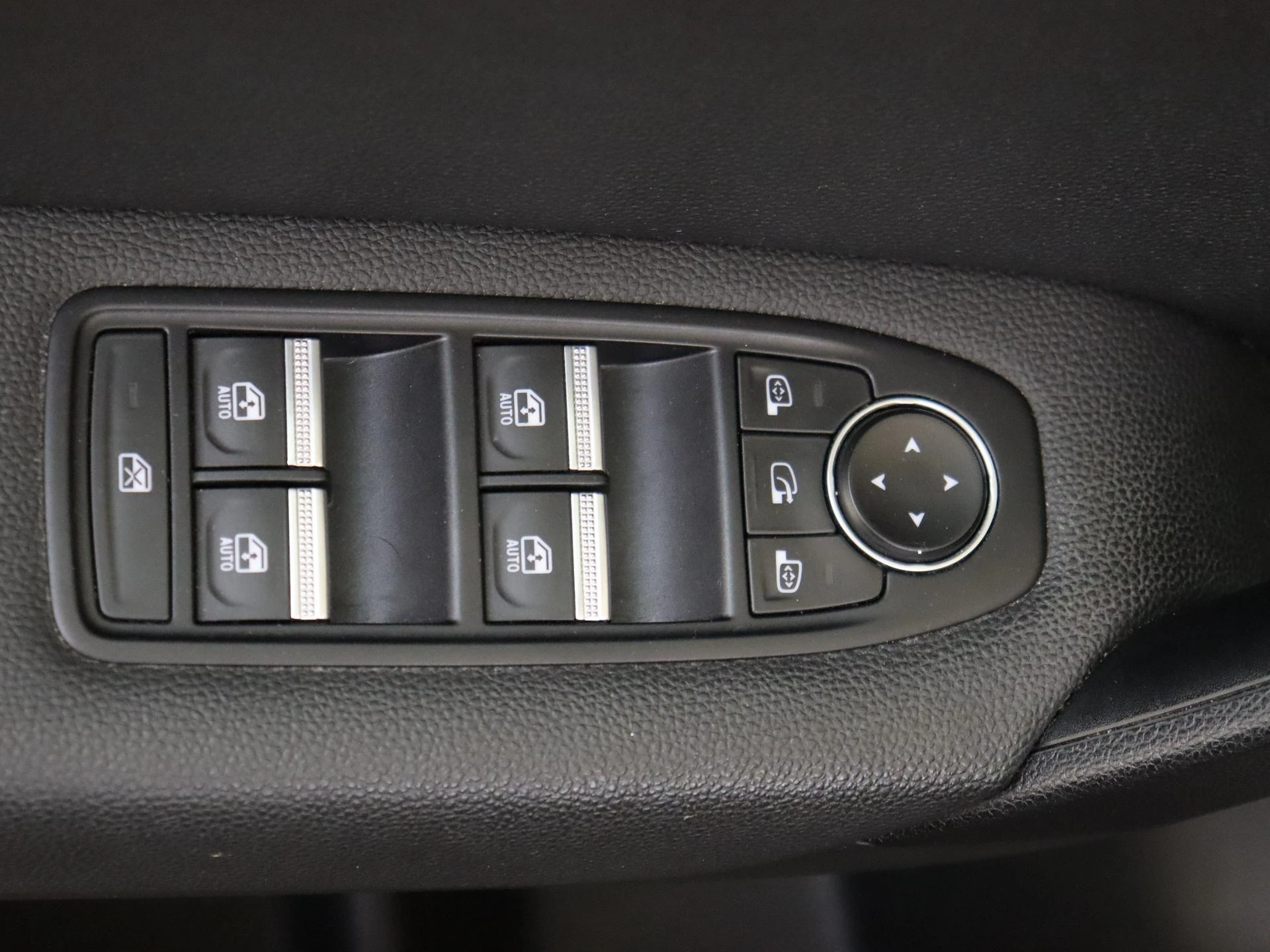 Renault-Captur-image-24