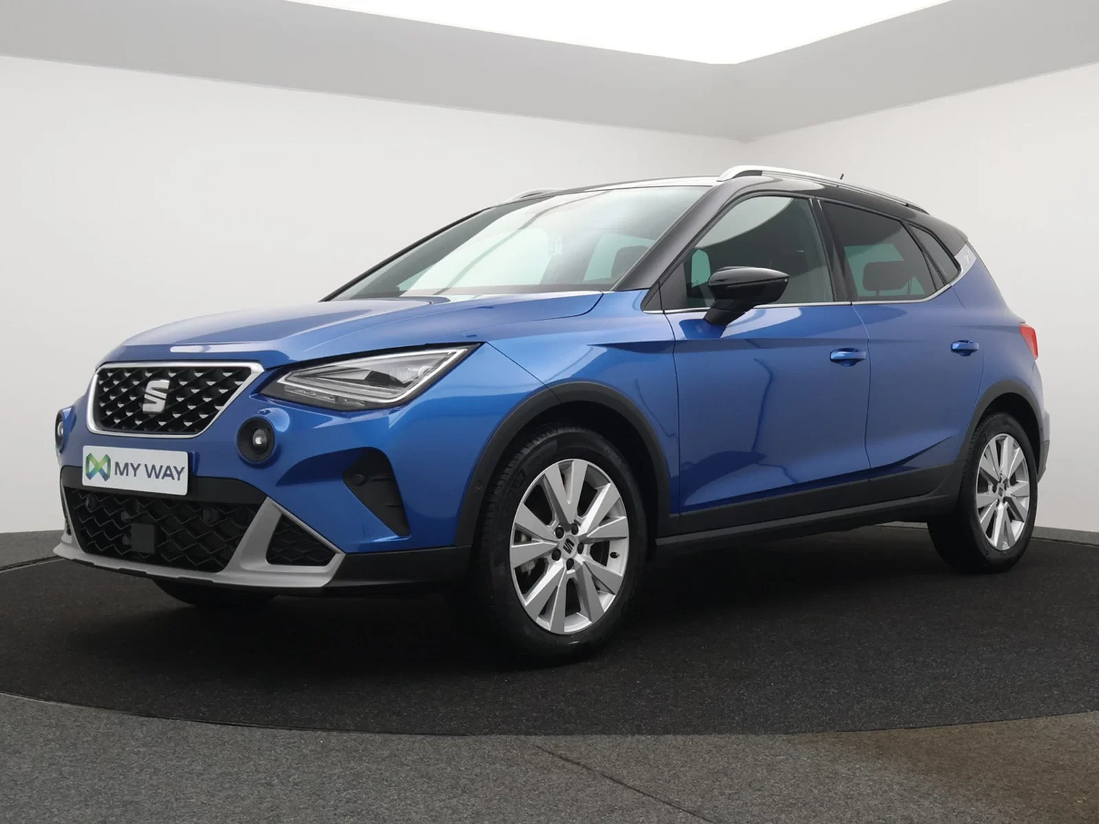SEAT-Arona-image-0