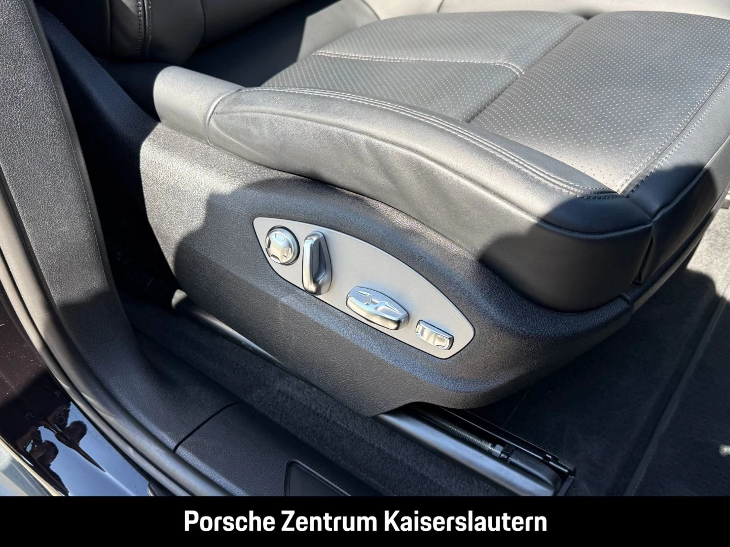Porsche Macan Sportabgasanlage BOSE Luftfederung 20-Zoll -