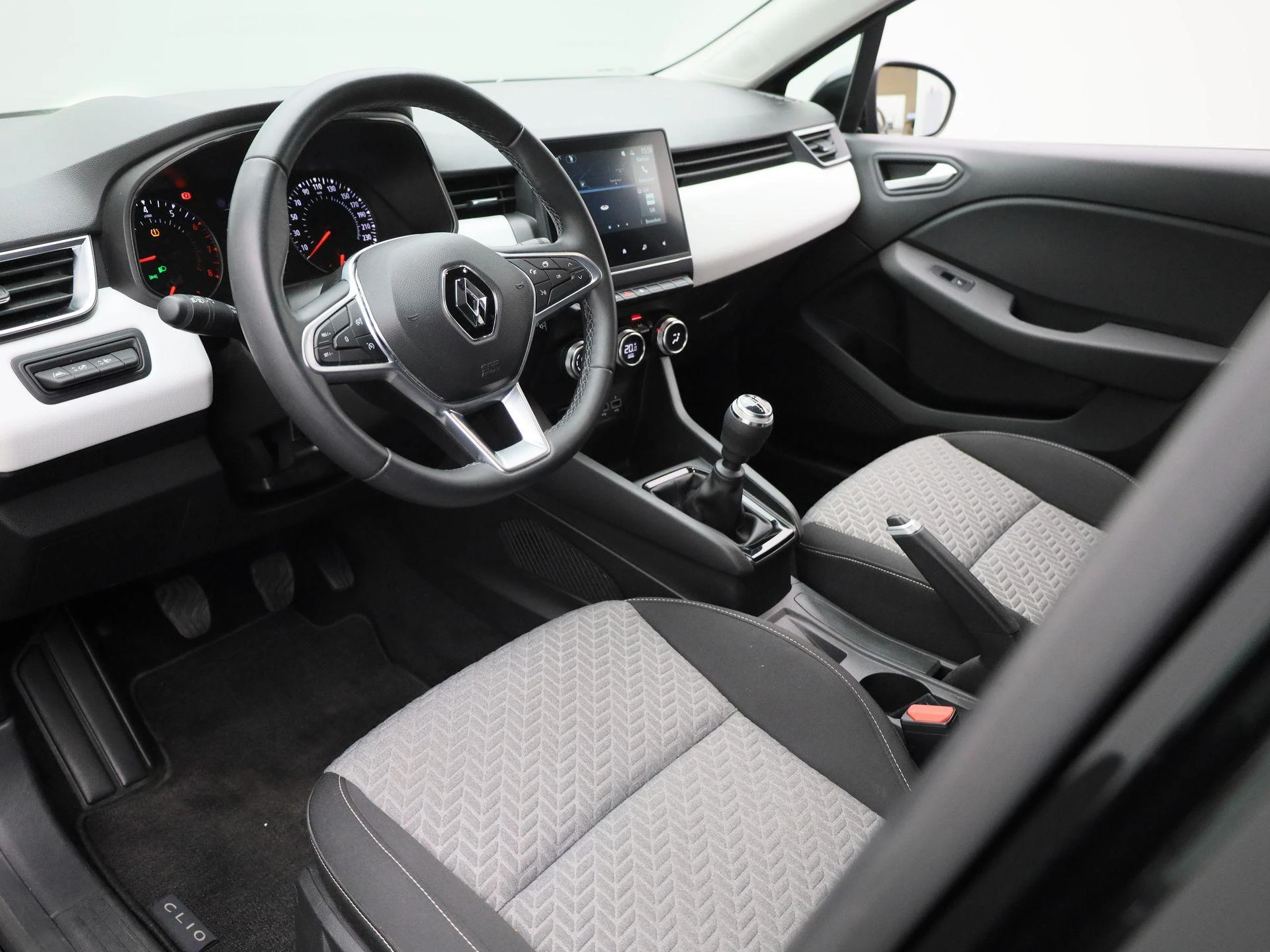 Renault-Clio-image-14