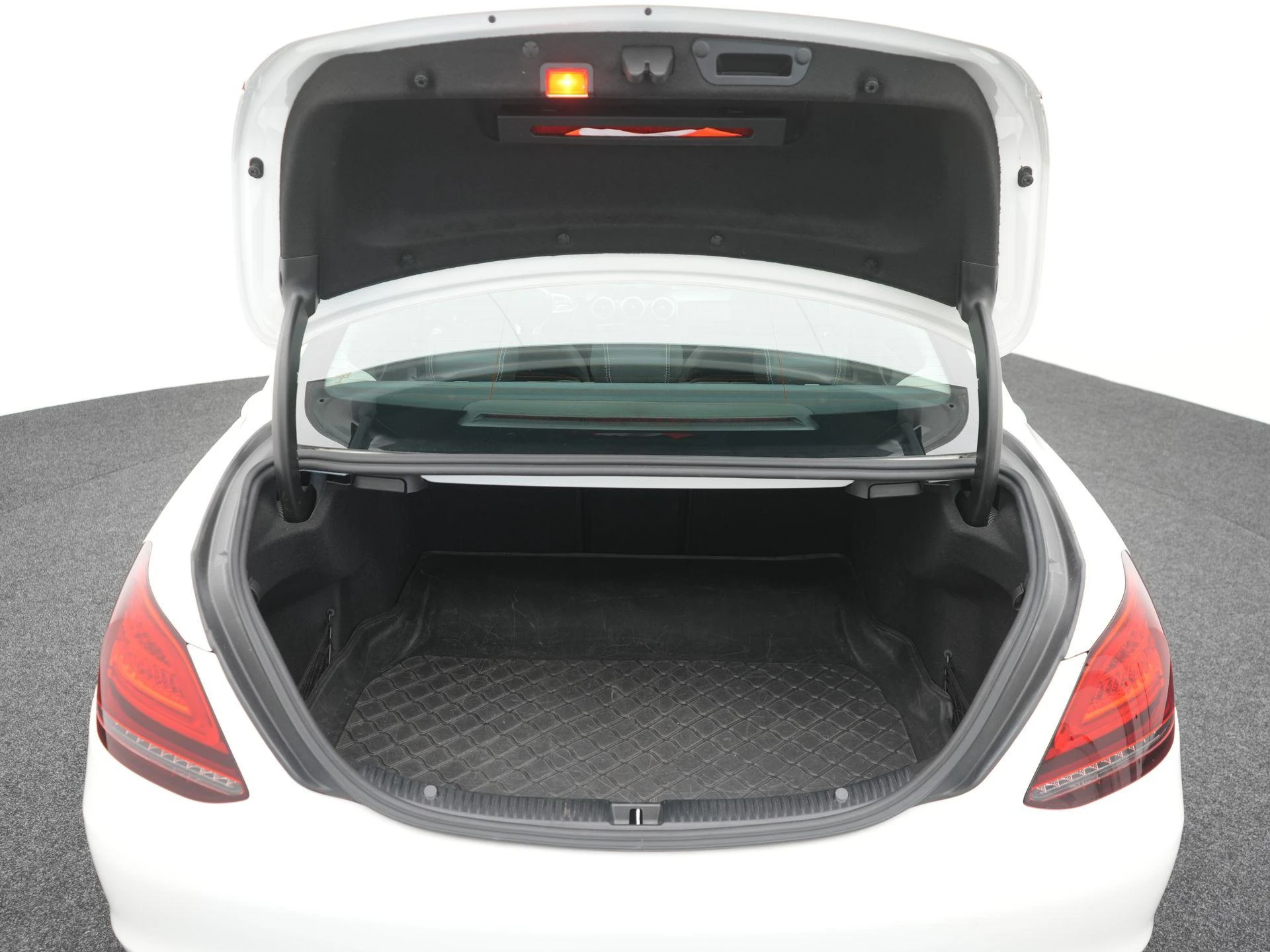 Mercedes-Benz-C-Klasse-image-42